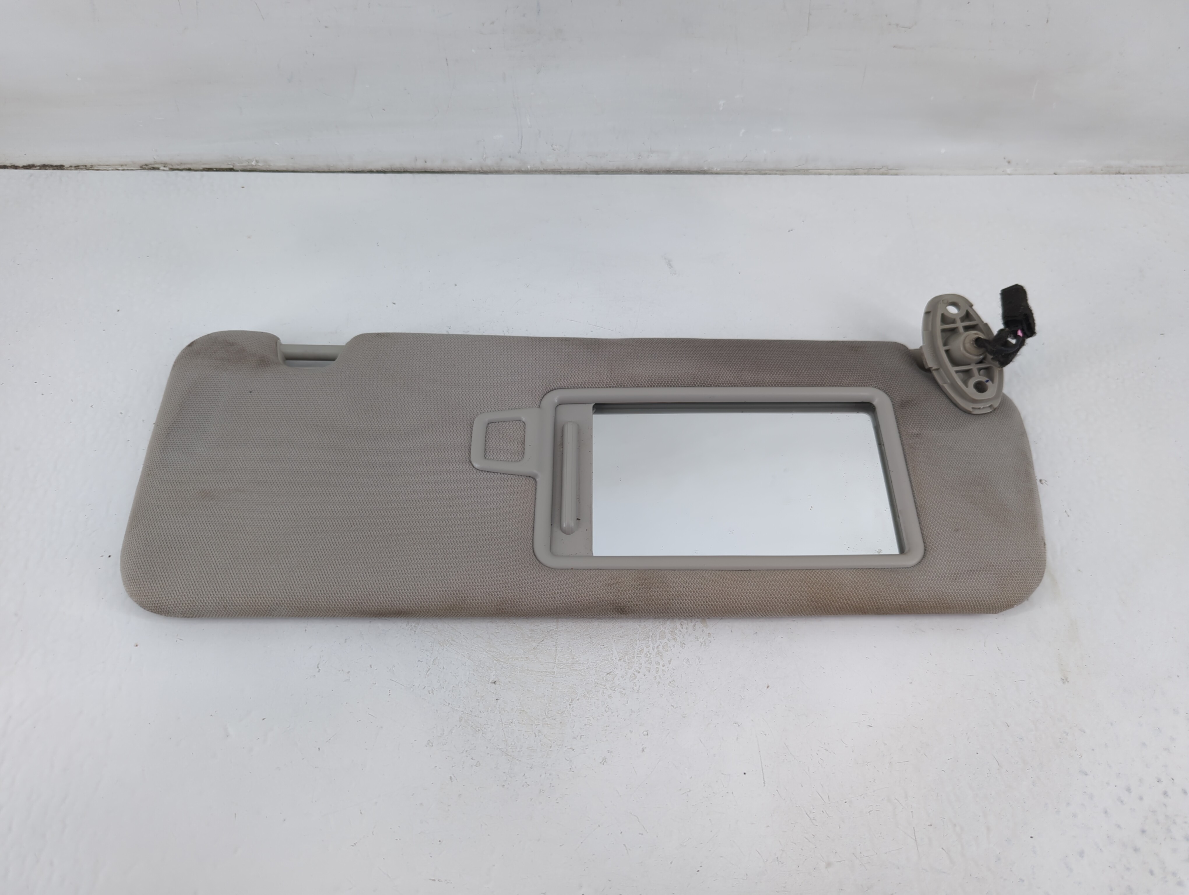2016-2020 Kia Sorento Passenger Sun Visor Mirror Right Sunvisor Grey 1102738 - Oemusedautoparts1.com