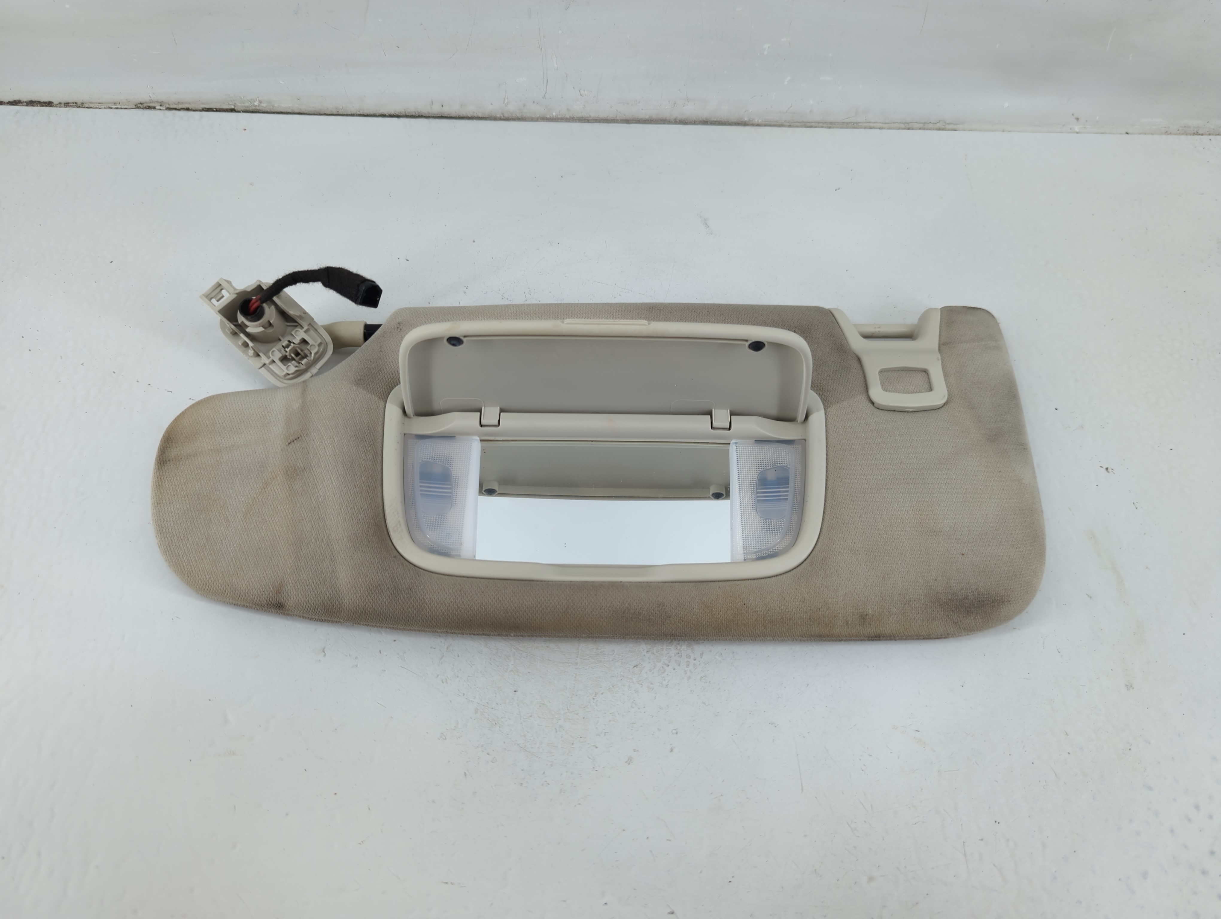 2015-2020 Ford Edge Driver Sun Visor Mirror Left Sunvisor Light Beige 1102743 - Oemusedautoparts1.com