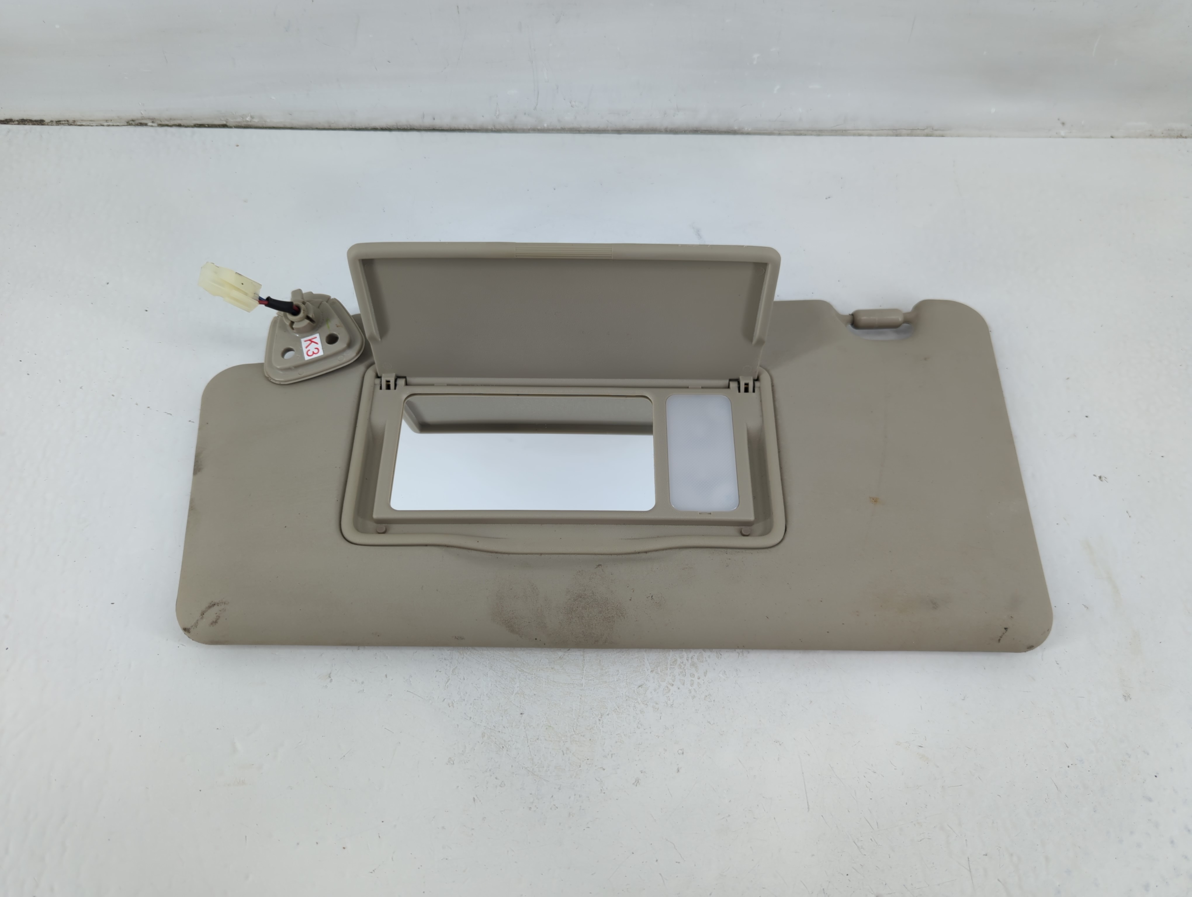 2011-2015 Nissan Rogue Driver Sun Visor Mirror Left Sunvisor Light Tan 1102769 - Oemusedautoparts1.com
