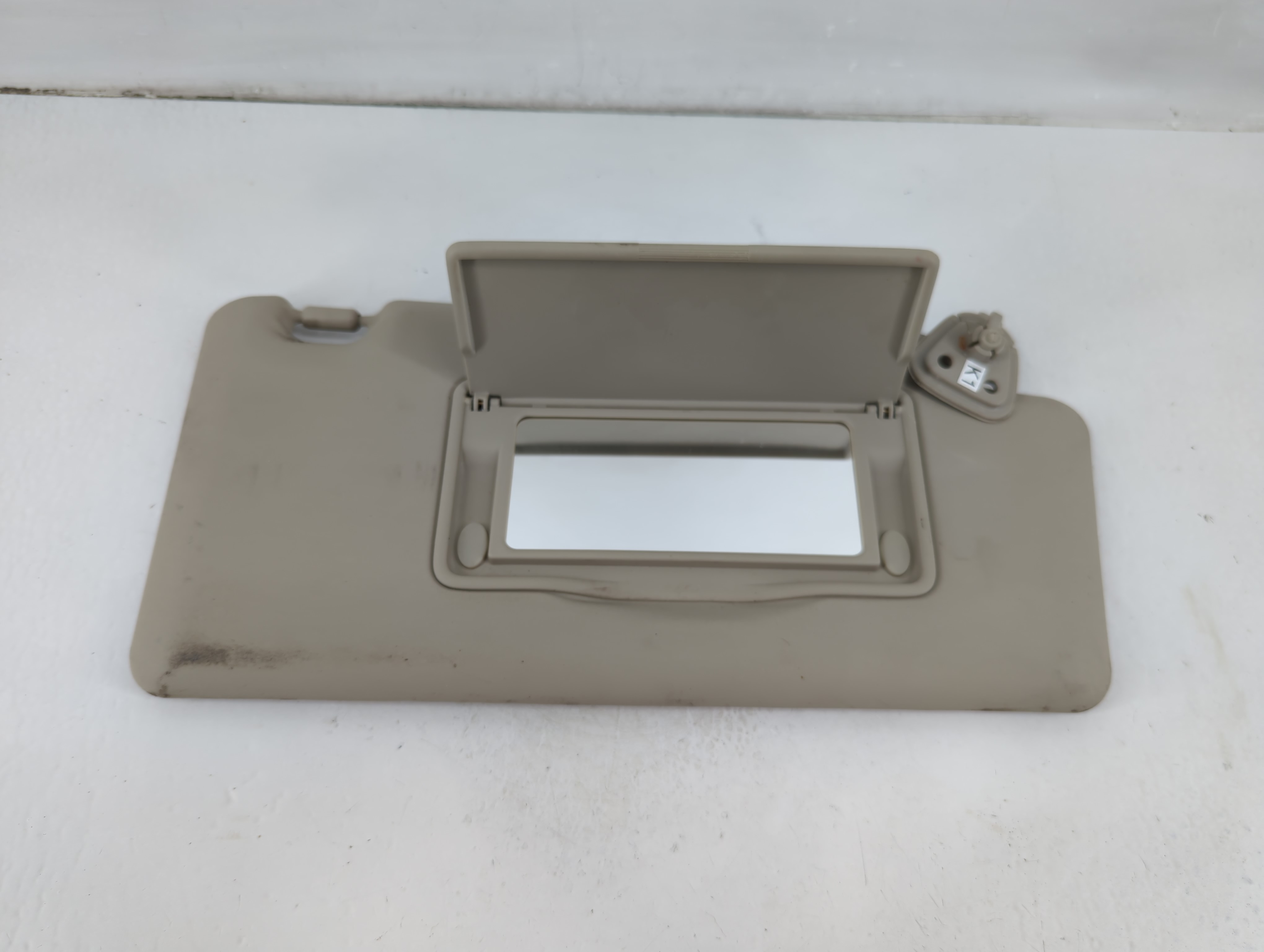 2008-2015 Nissan Rogue Passenger Sun Visor Mirror Right Sunvisor 1102773 - Oemusedautoparts1.com
