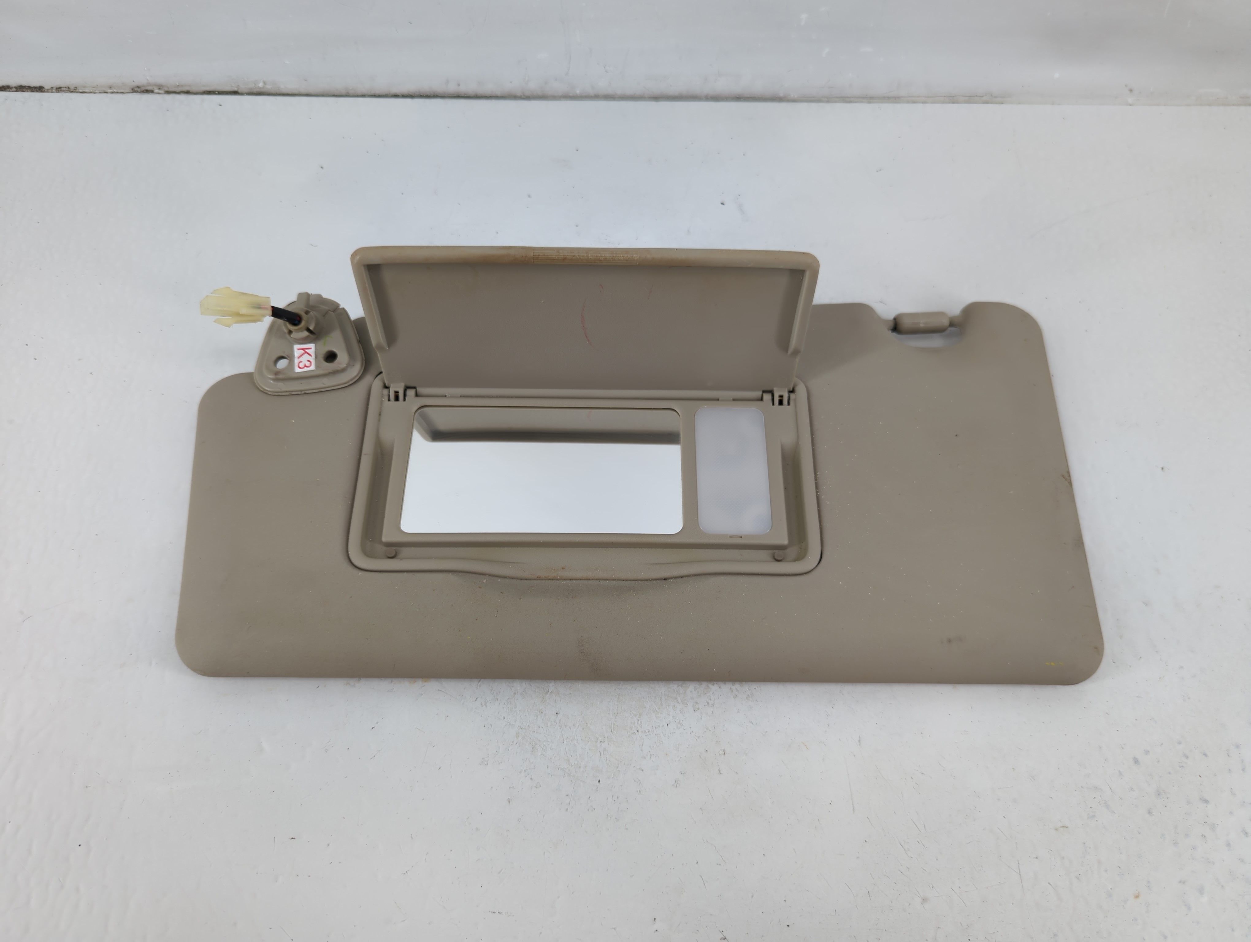 Picture of 2008-2015 Nissan Rogue Driver Sun Visor Mirror Left Sunvisor Light Beige 1102783