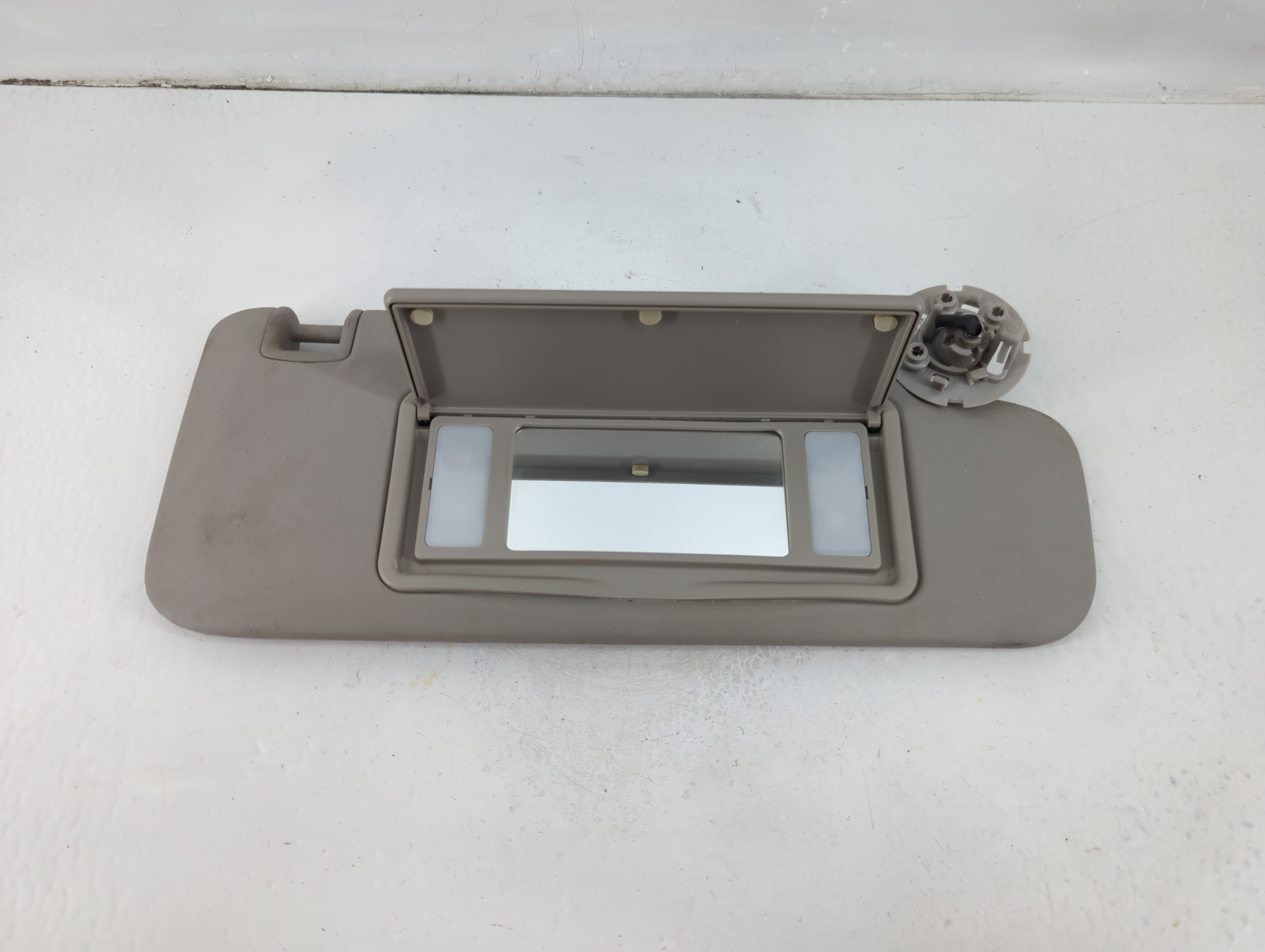 Picture of 2011-2016 Chevrolet Cruze Passenger Sun Visor Mirror Right Sunvisor Grey 1102787