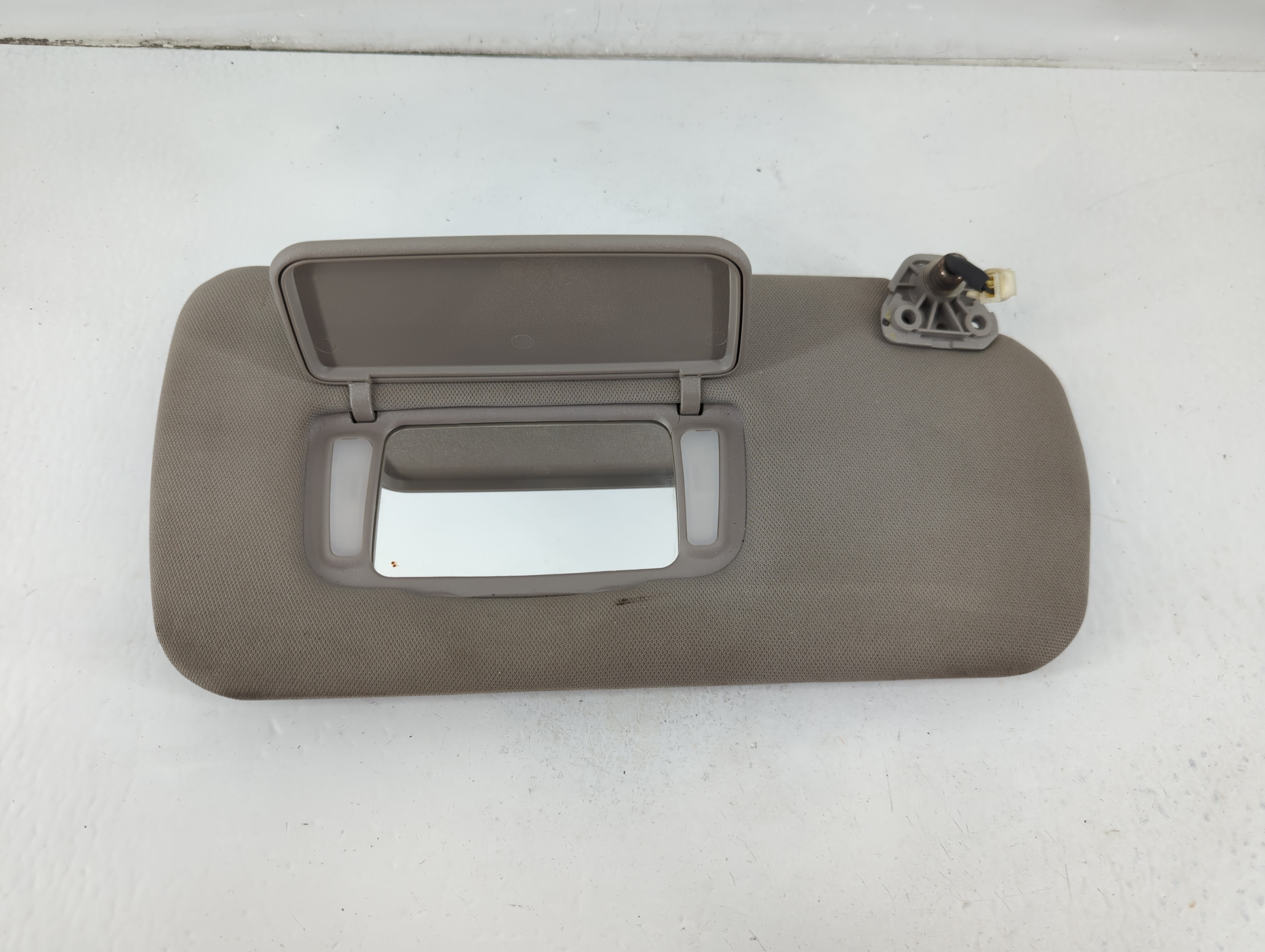 Picture of 2005-2006 Nissan Altima Driver Sun Visor Mirror Left Sunvisor Grey 1102788