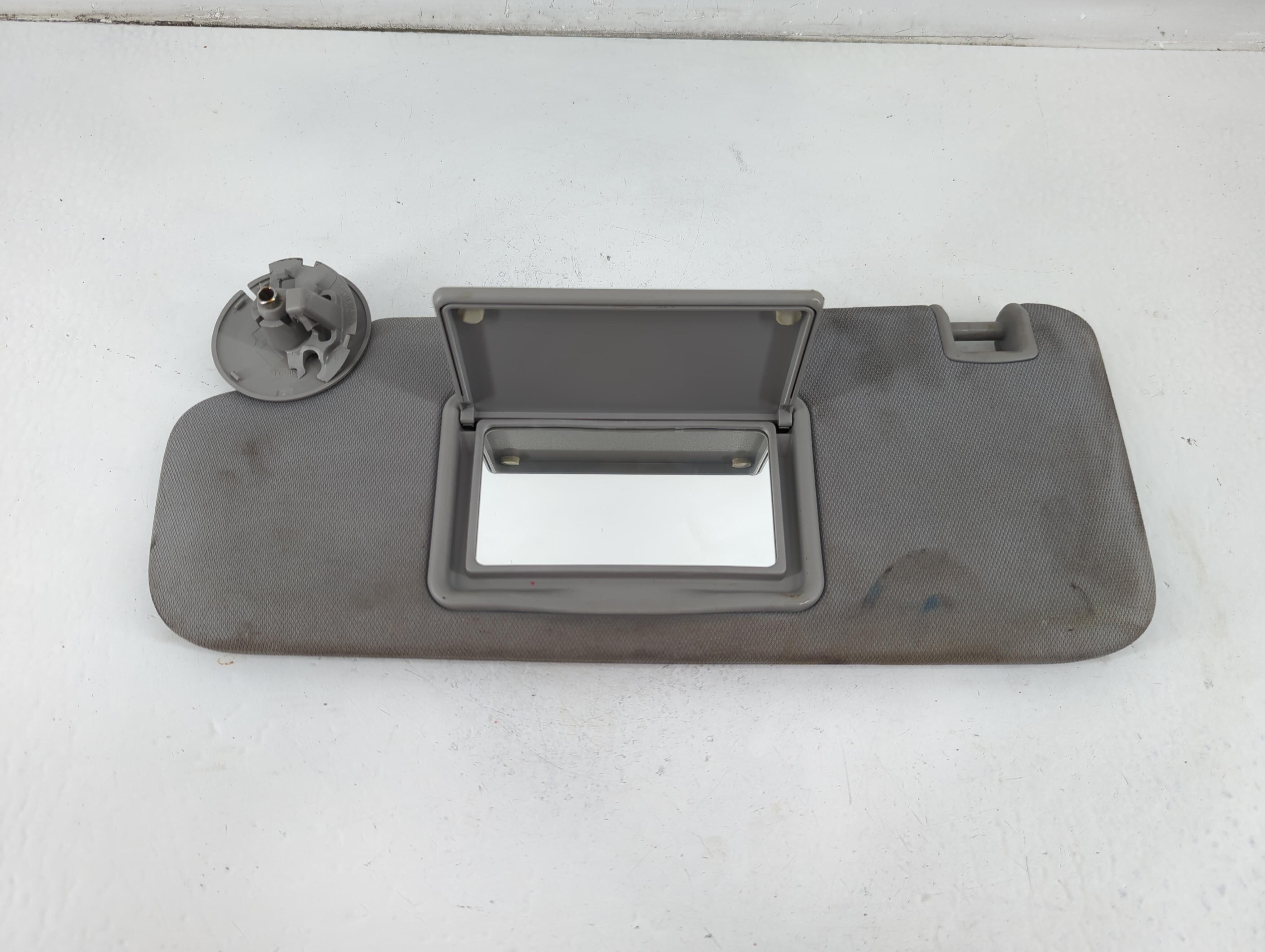 2016-2021 Chevrolet Malibu Driver Sun Visor Mirror Left Sunvisor Grey 1102798 - Oemusedautoparts1.com