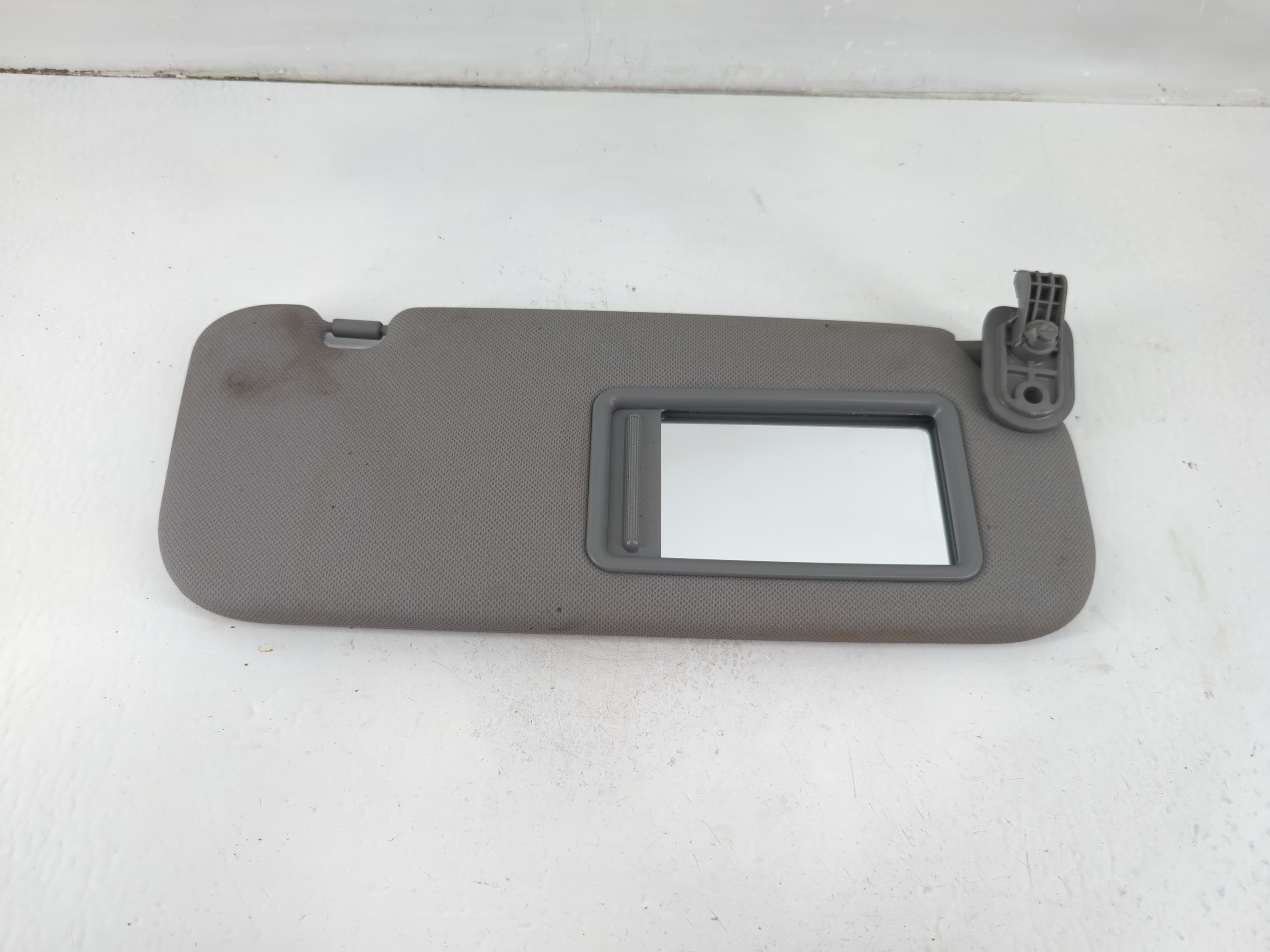 2014-2017 Hyundai Accent Driver Sun Visor Mirror Left Sunvisor Dark Gray 1102799 - Oemusedautoparts1.com