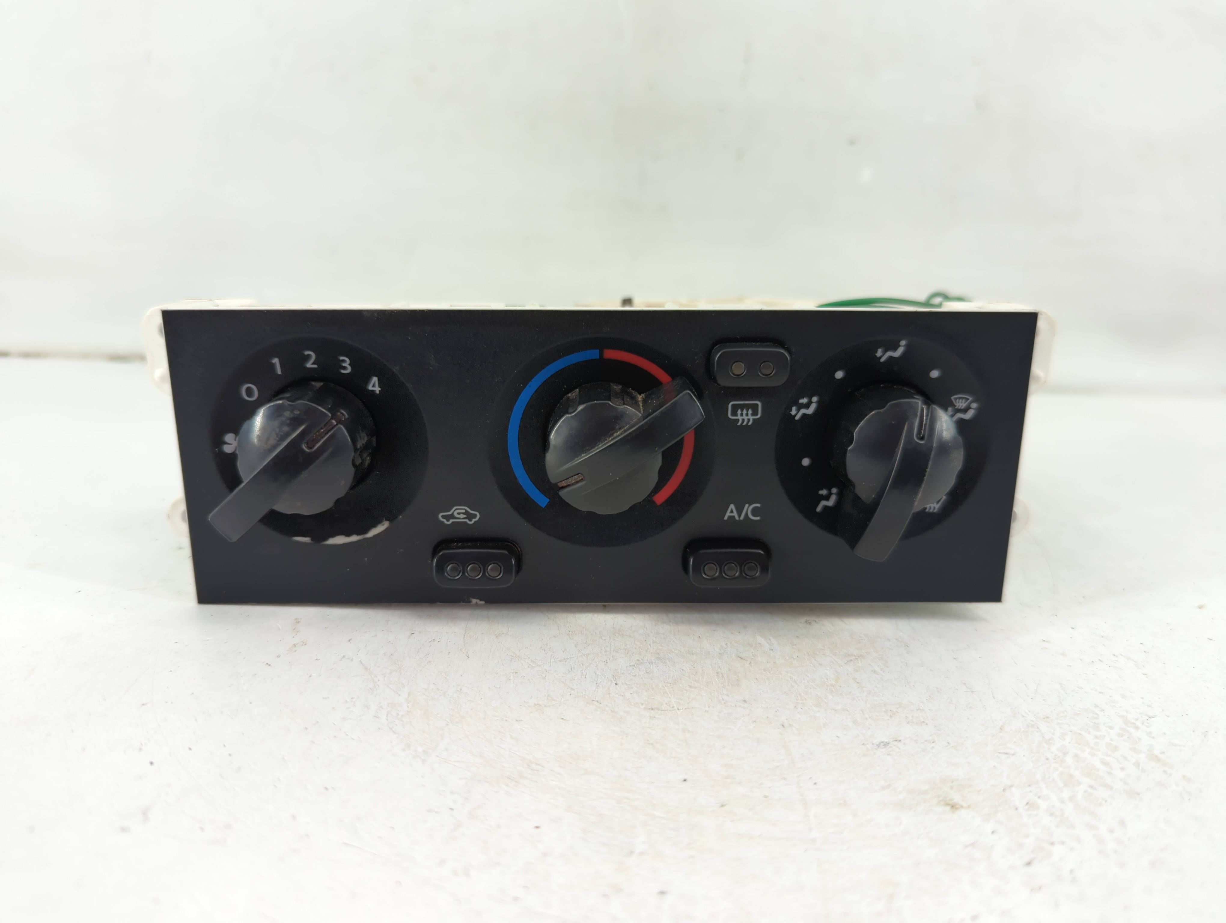 Picture of 2003-2004 Nissan Xterra Ac Heater Climate Control 1102814