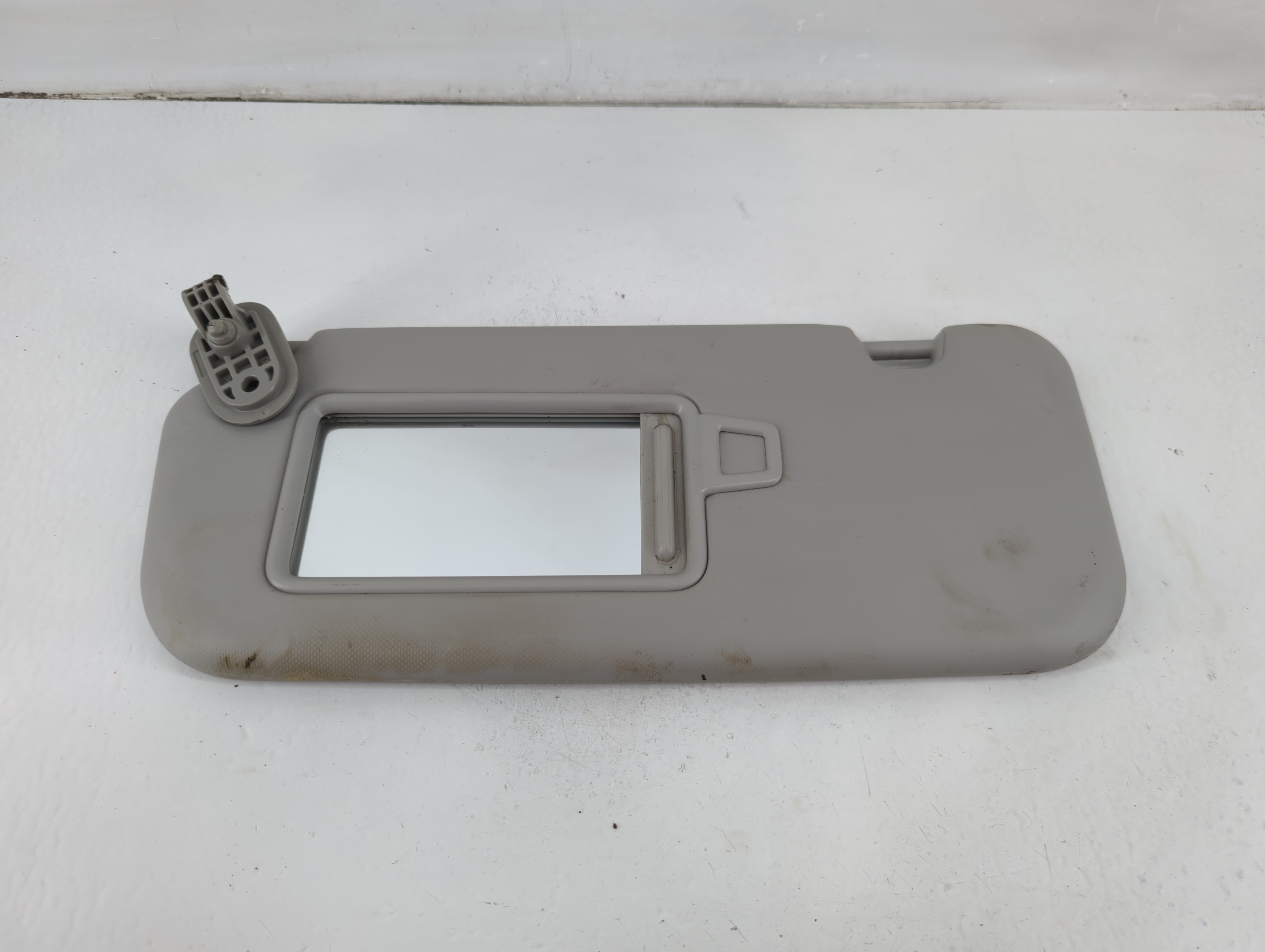 2018-2020 Kia Rio Driver Sun Visor Mirror Left Sunvisor Pale Grey 1102825 - Oemusedautoparts1.com