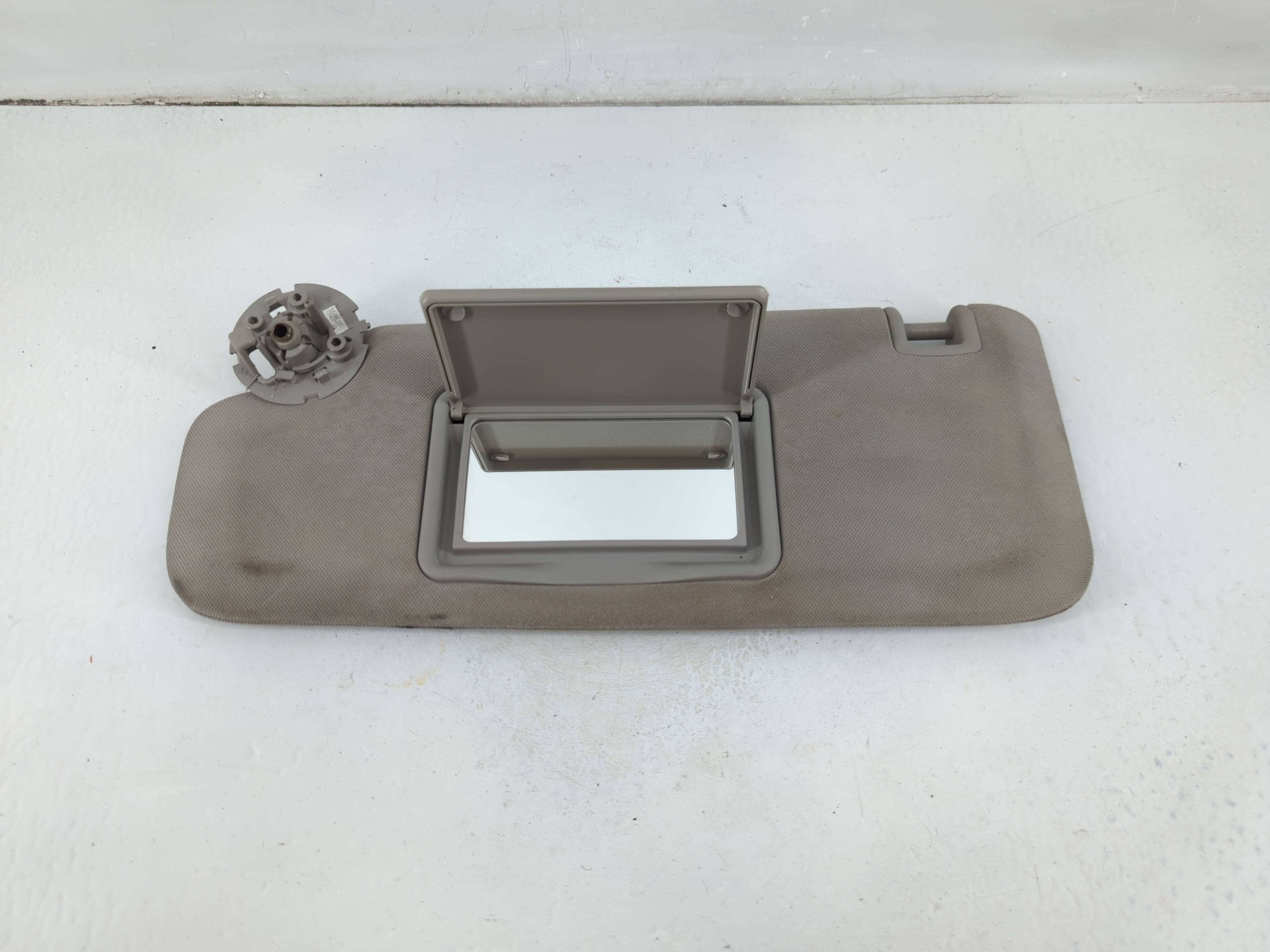 Picture of 2004-2012 Chevrolet Malibu Driver Sun Visor Mirror Left Sunvisor Grey 1102844