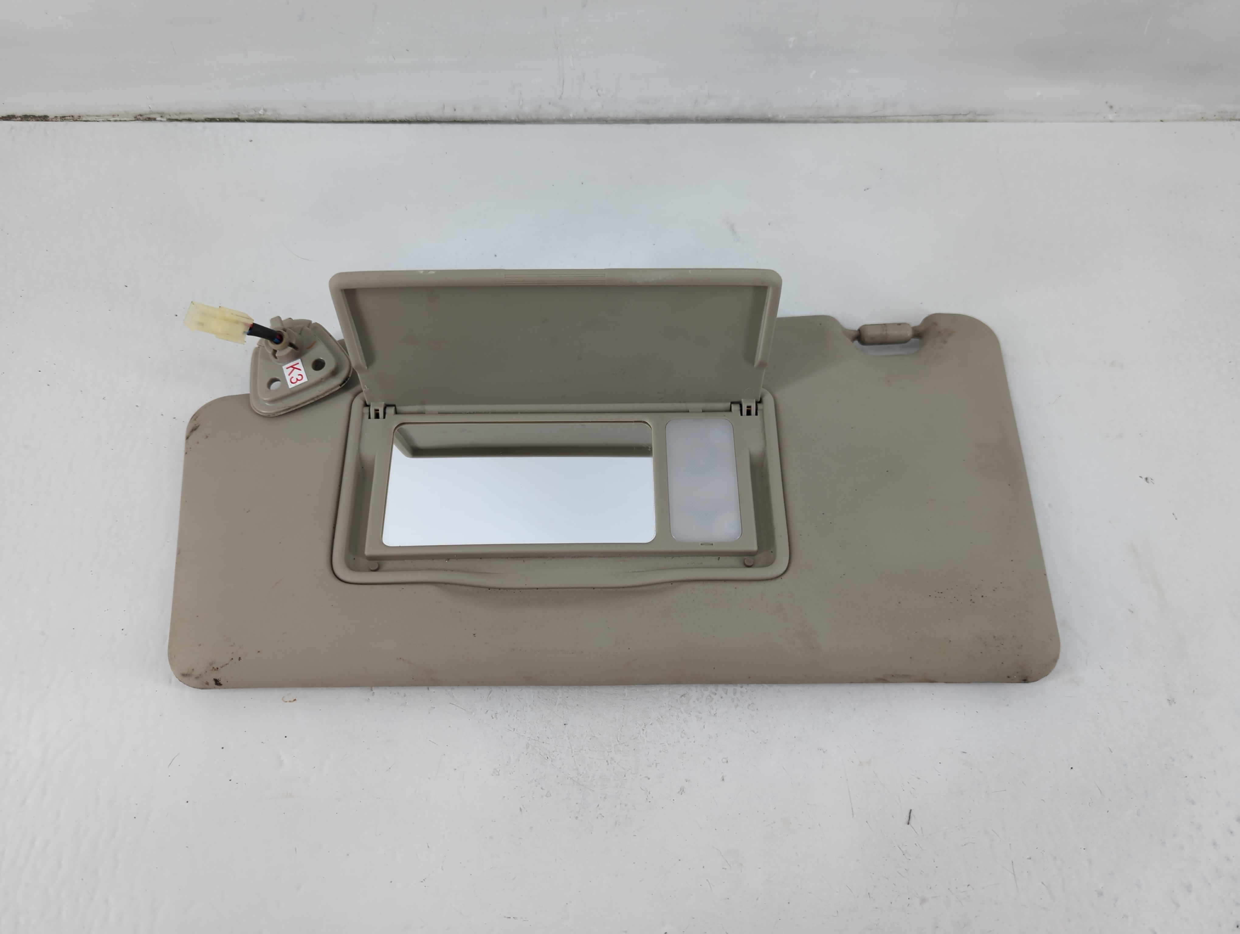 Picture of 2008-2015 Nissan Rogue Driver Sun Visor Mirror Left Sunvisor Light Tan 1102852
