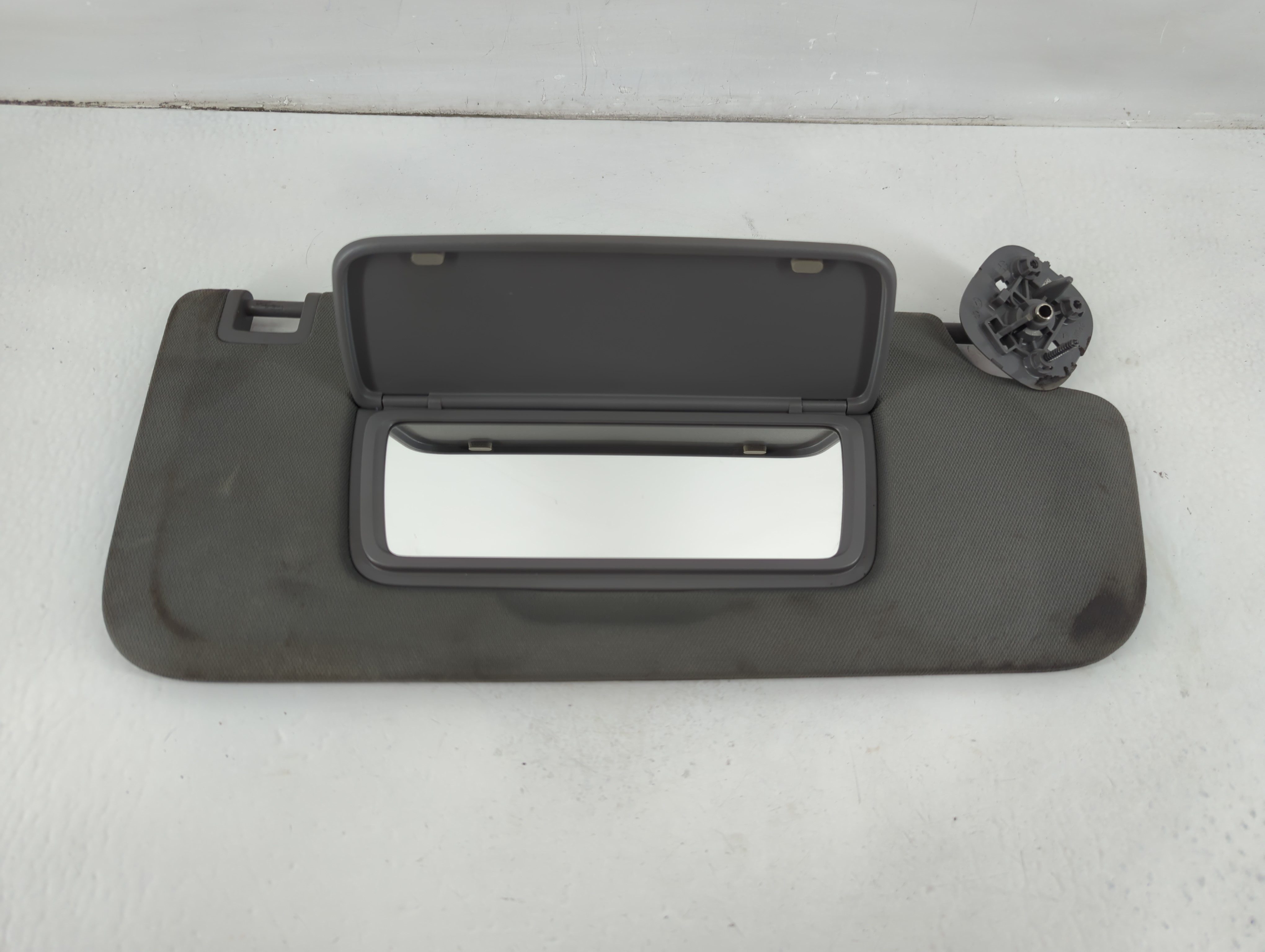 Picture of 2019 Chevrolet Silverado 1500 Passenger Sun Visor Mirror Right Sunvisor 1102854