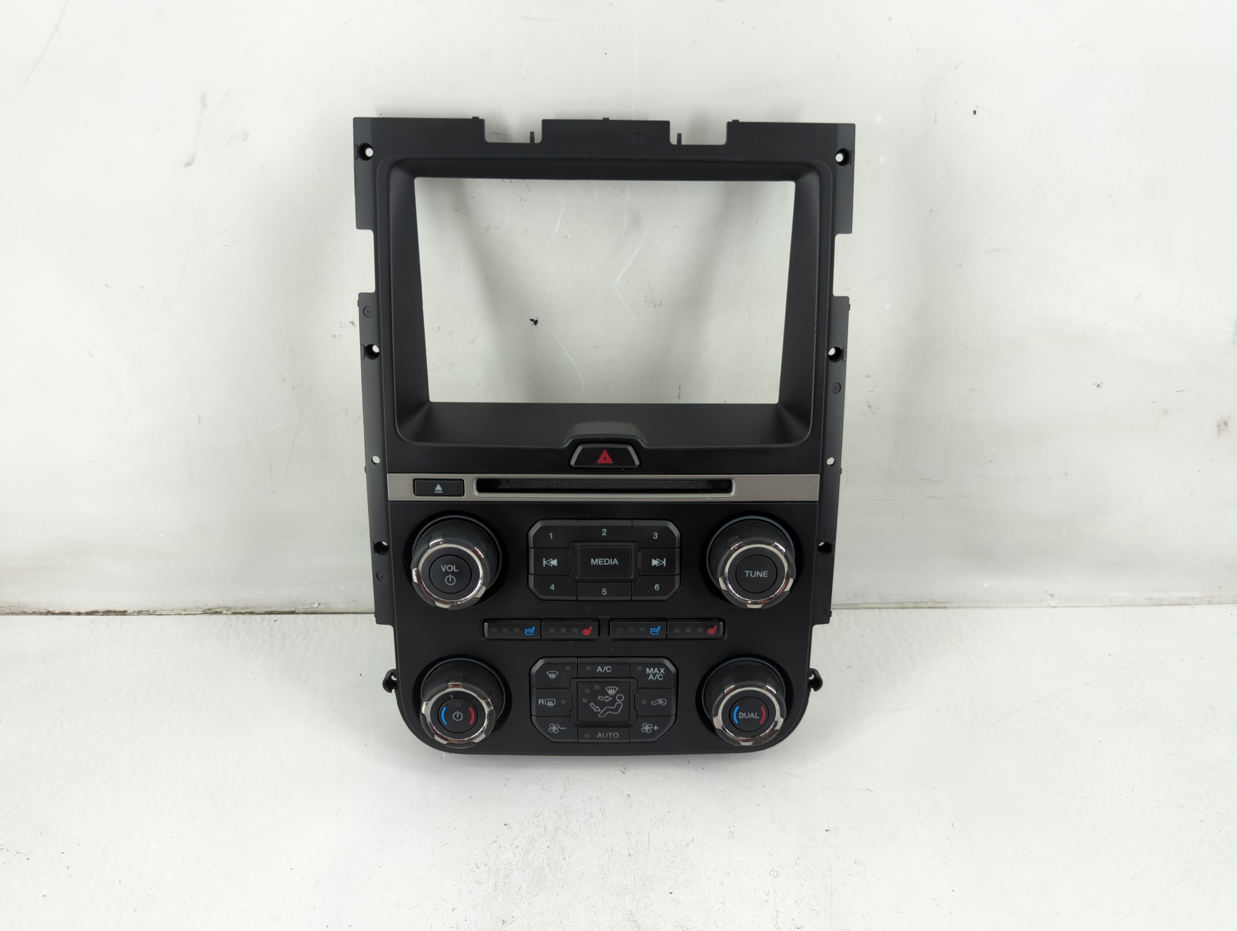 2017 Ford Expedition Am Fm Cd Player Radio Receiver 1102881 - Oemusedautoparts1.com