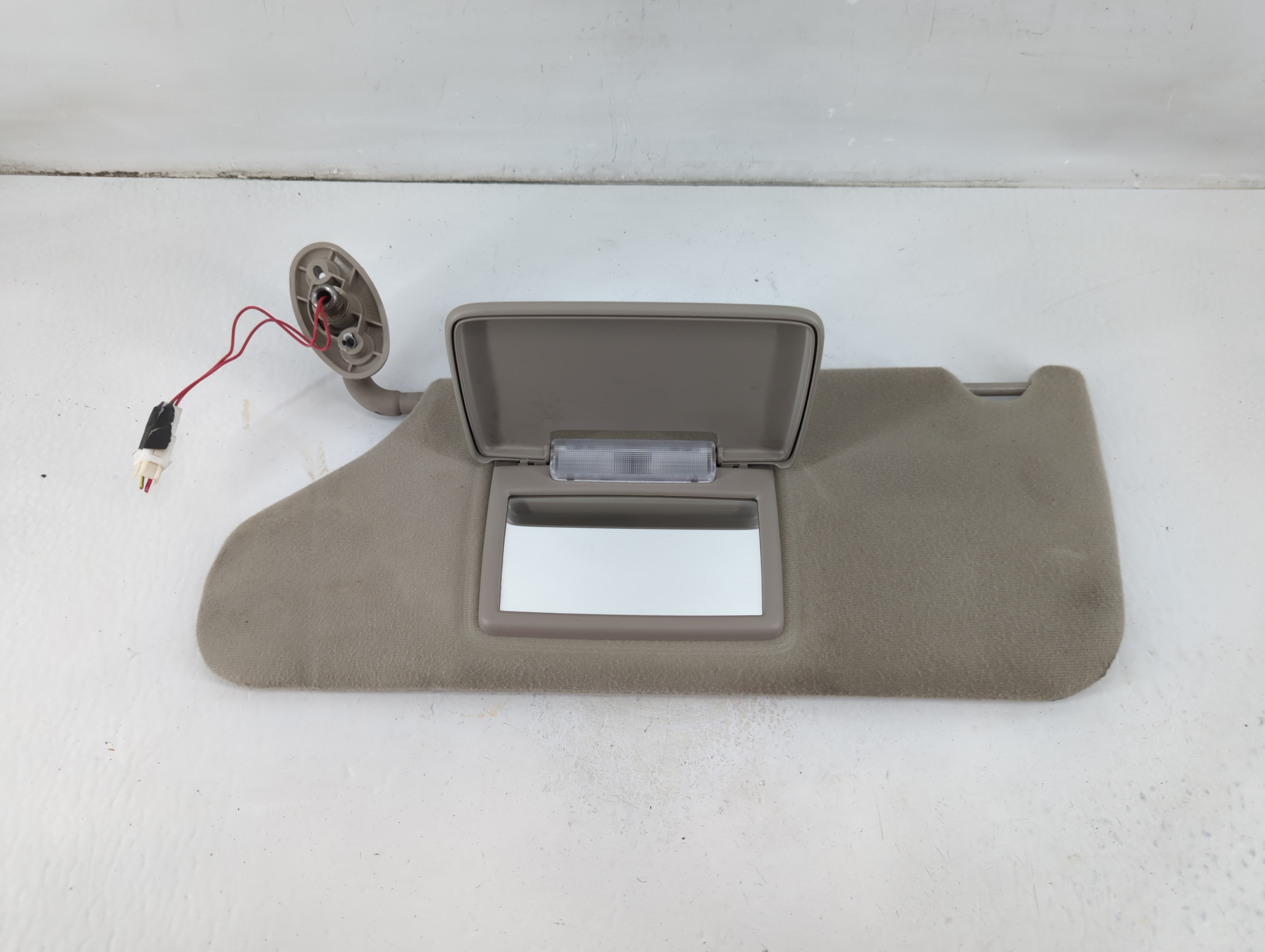 Picture of 2004-2007 Jeep Liberty Driver Sun Visor Mirror Left Sunvisor Light Beige 1102884