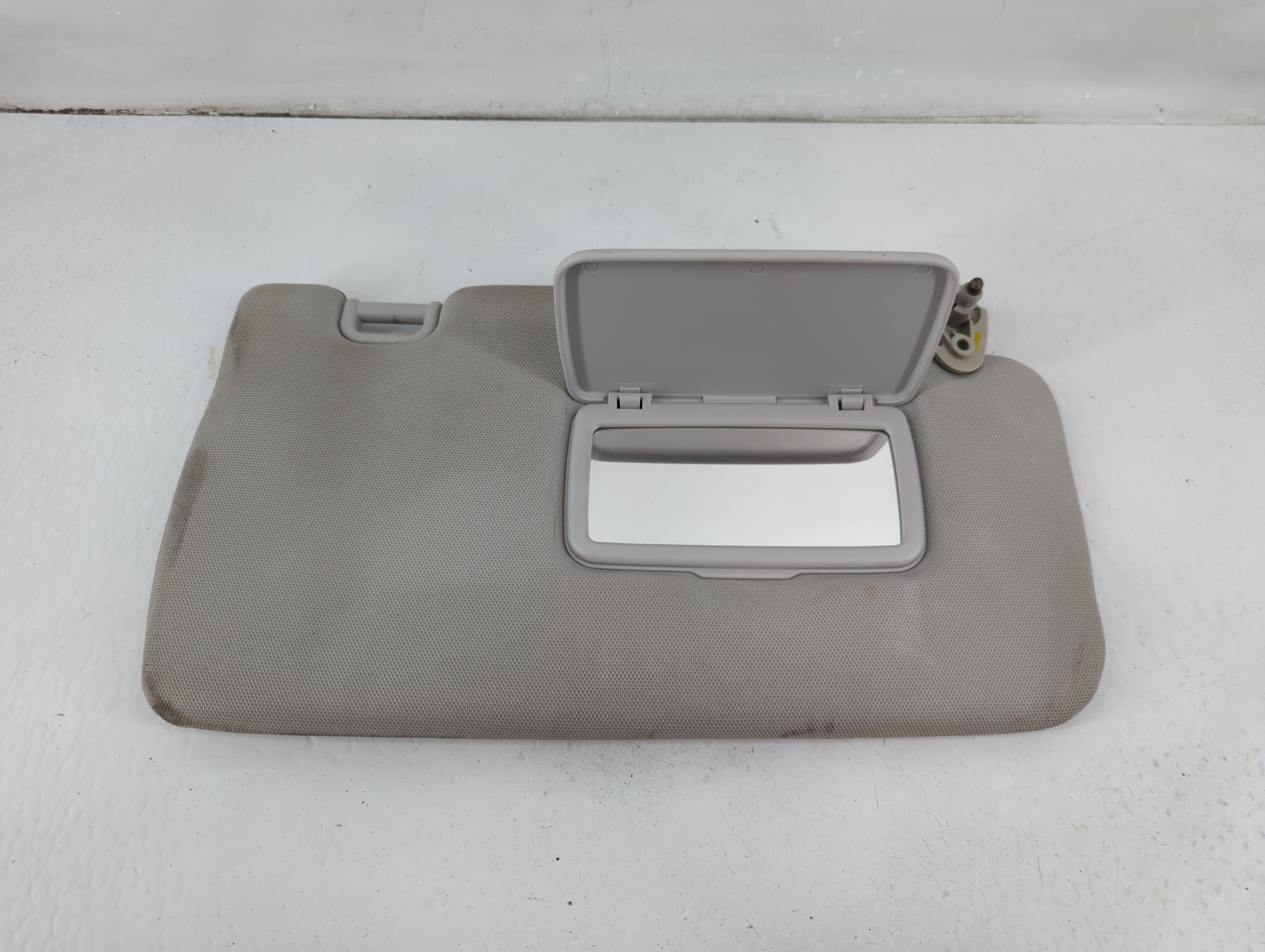 Picture of 2014-2016 Subaru Forester Passenger Sun Visor Mirror Right Sunvisor Grey 1102889
