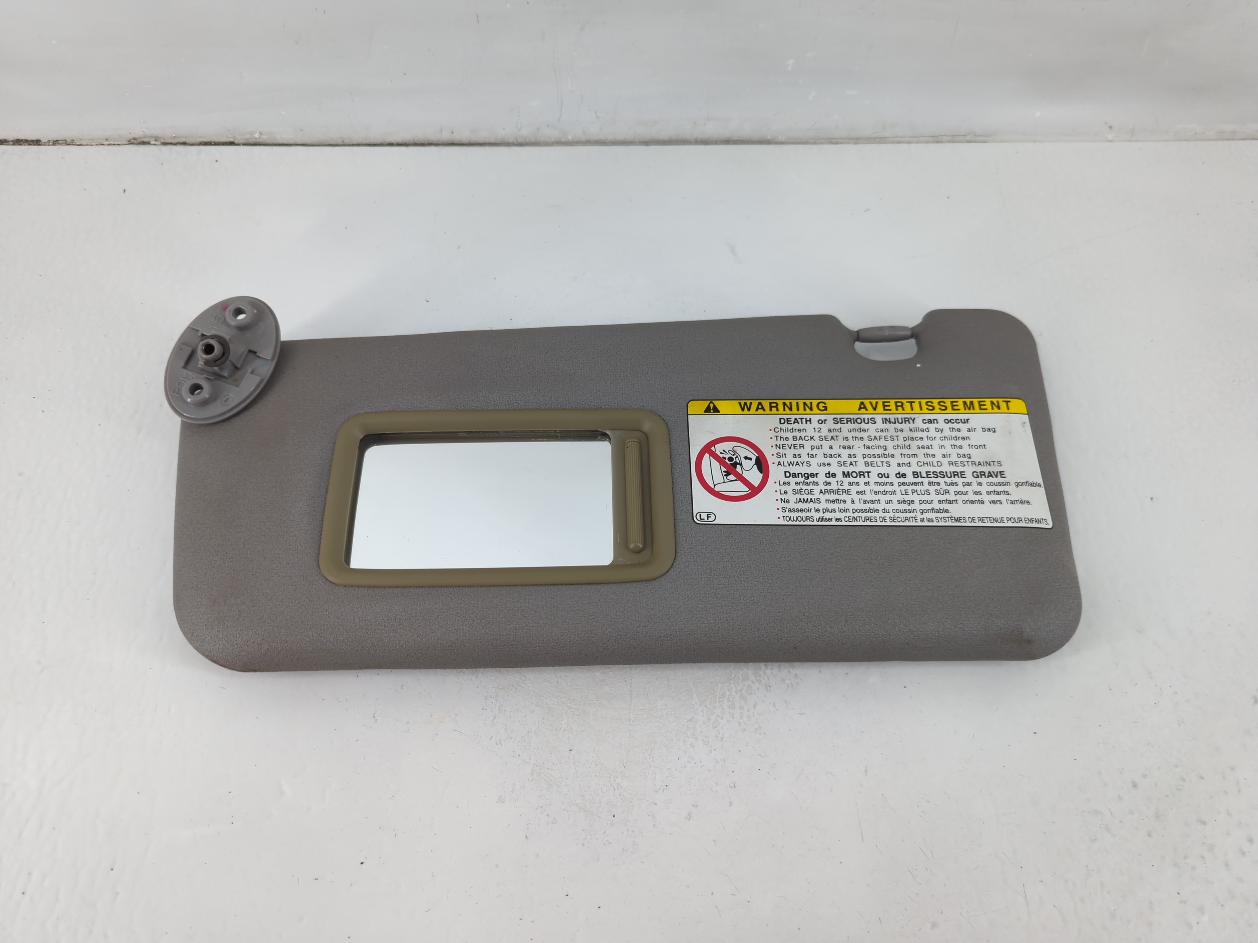 2004-2005 Toyota Rav4 Driver Sun Visor Mirror Left Sunvisor Grey 1102901 - Oemusedautoparts1.com