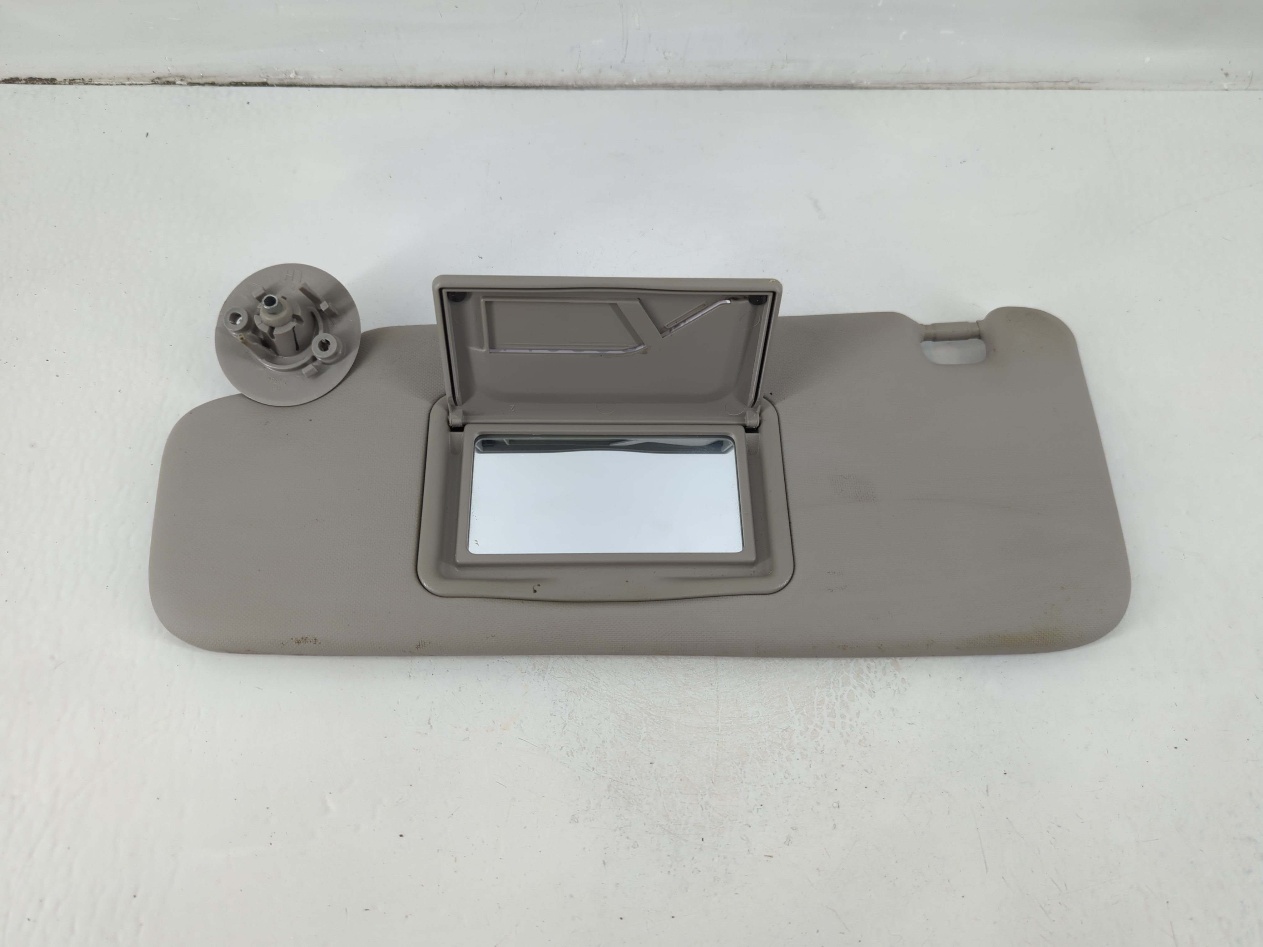 Picture of 2012-2019 Chevrolet Sonic Driver Sun Visor Mirror Left Sunvisor Grey 1102902