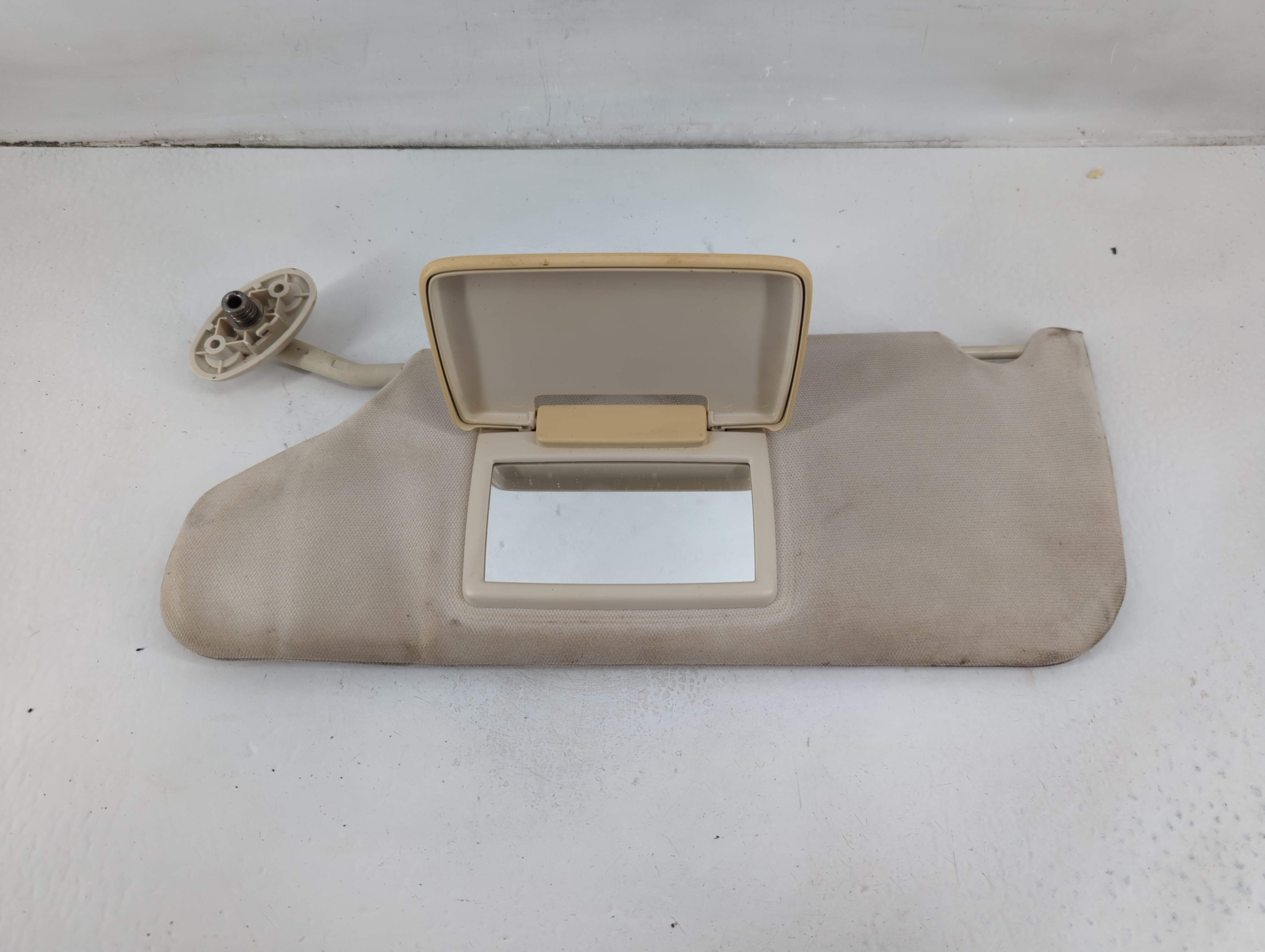Picture of 2015-2017 Dodge Challenger Driver Sun Visor Mirror Left Sunvisor 1102907