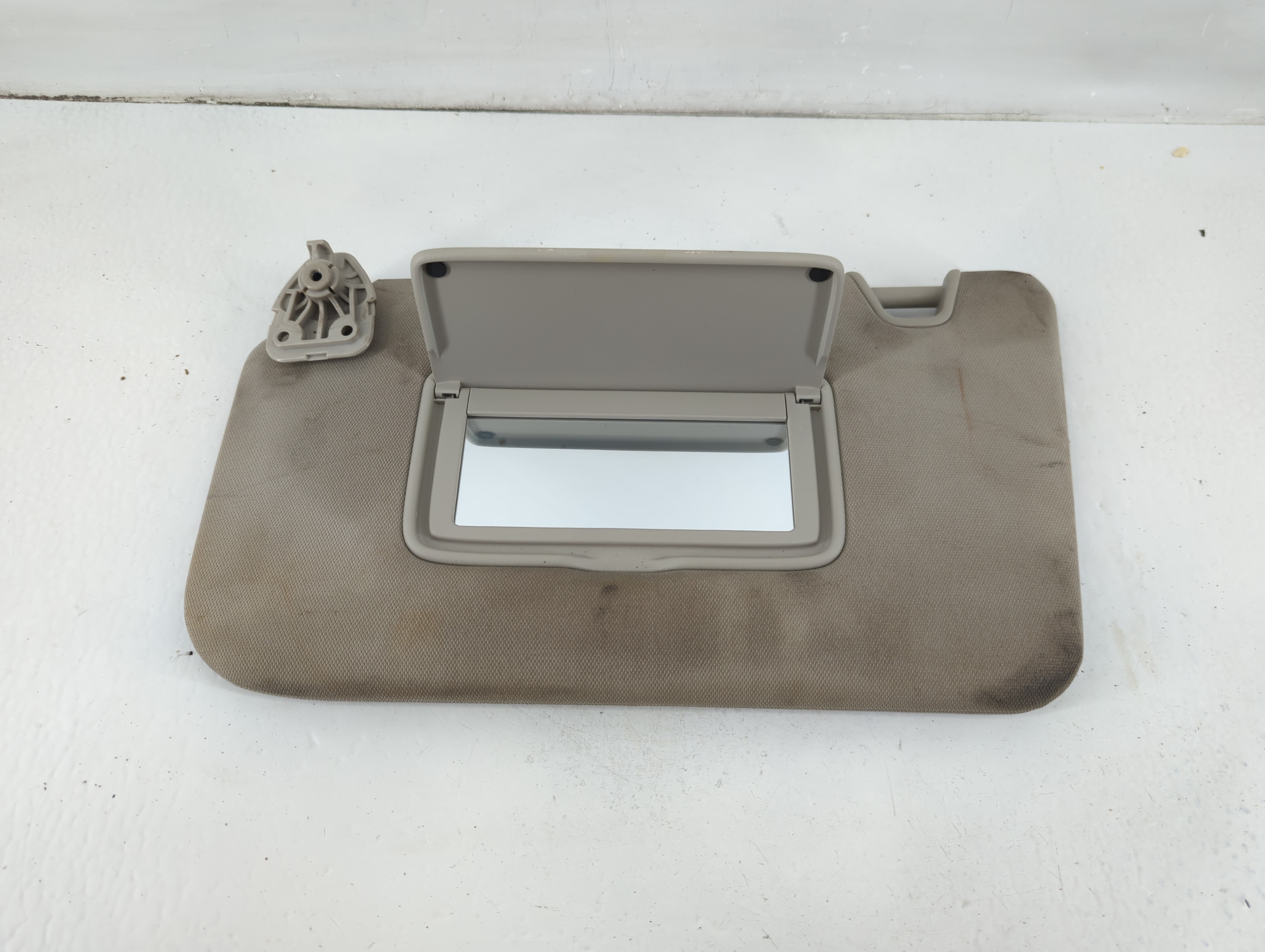 Picture of 2017-2017 Nissan Rogue Driver Sun Visor Mirror Left Sunvisor Beige 1102925