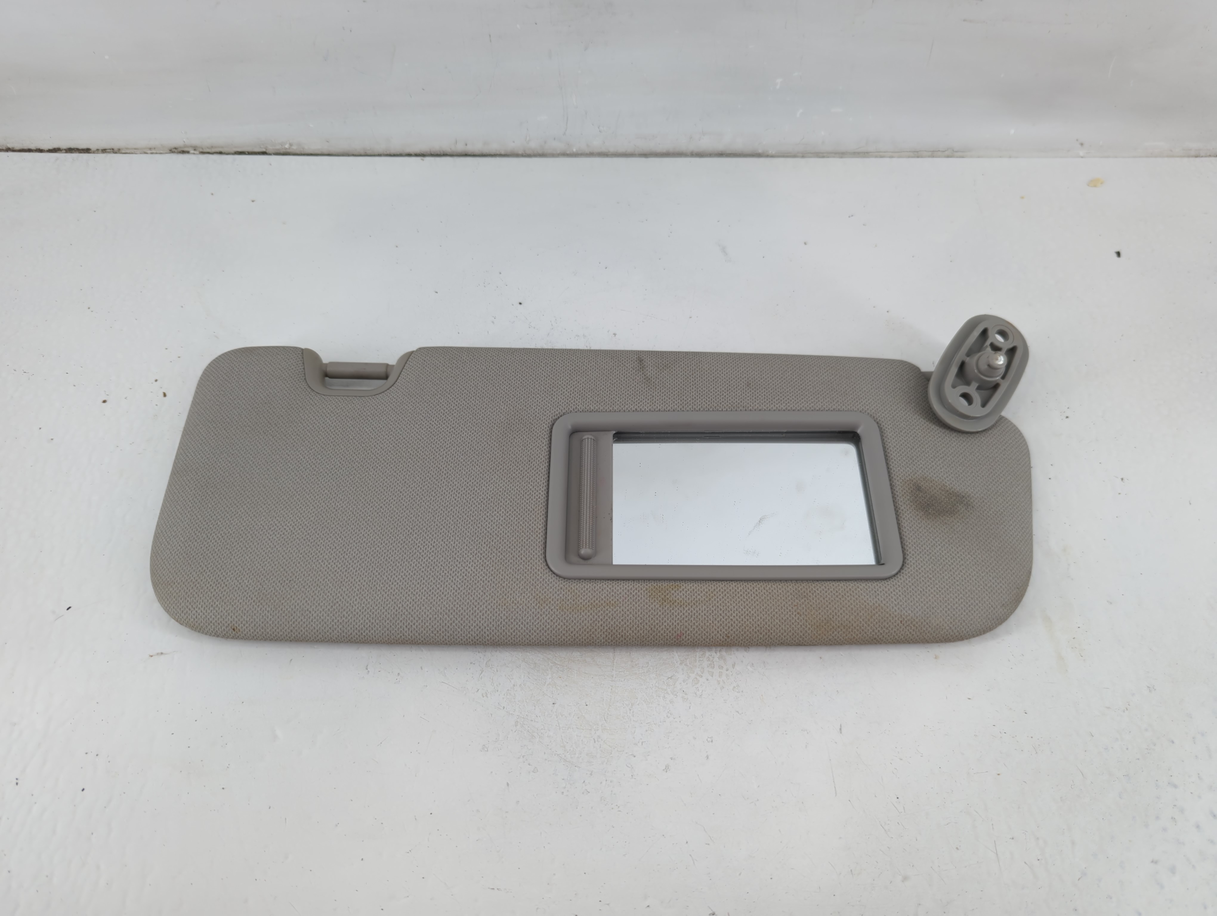 2014-2016 Kia Forte Driver Sun Visor Mirror Left Sunvisor Grey 1102929 - Oemusedautoparts1.com