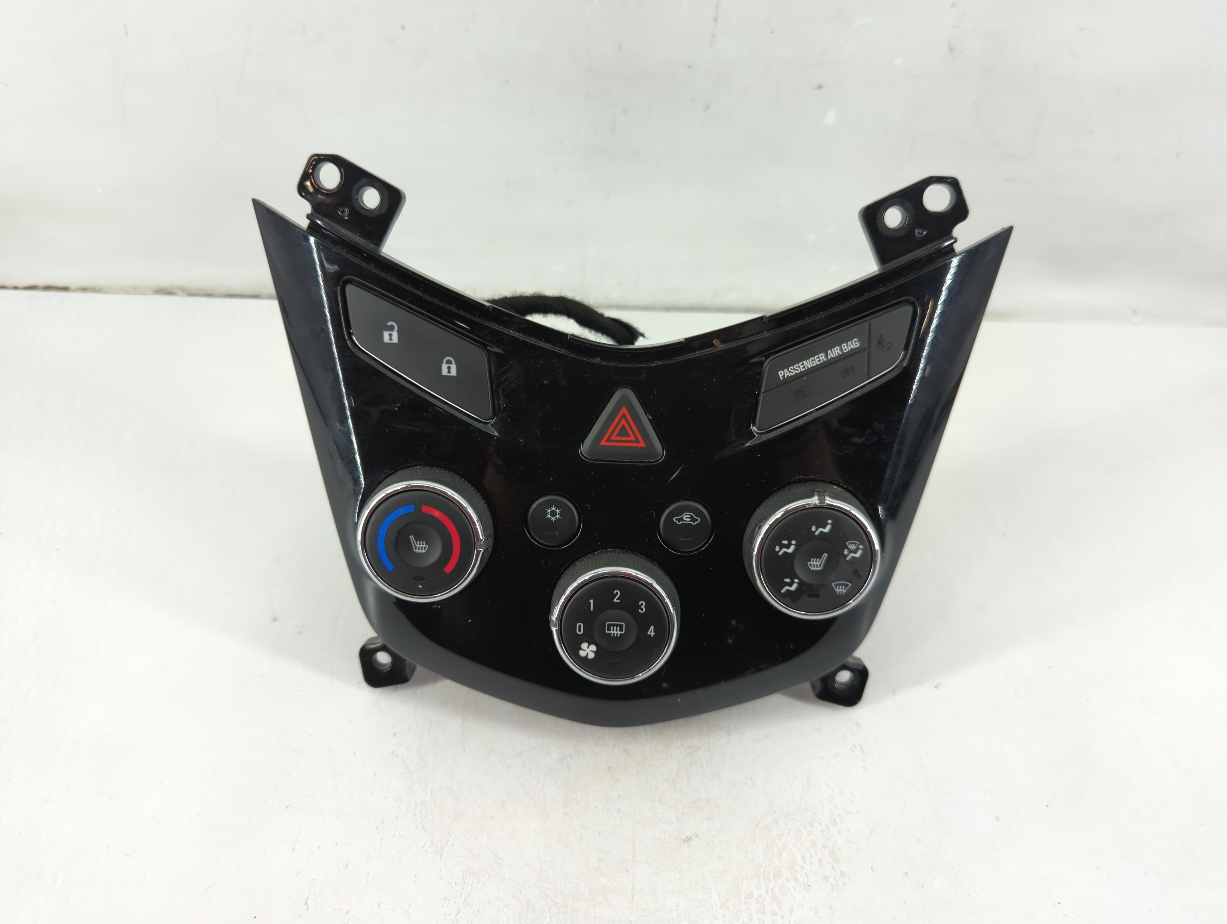 Picture of 2013-2014 Chevrolet Sonic Ac Heater Climate Control 953332701 1102937