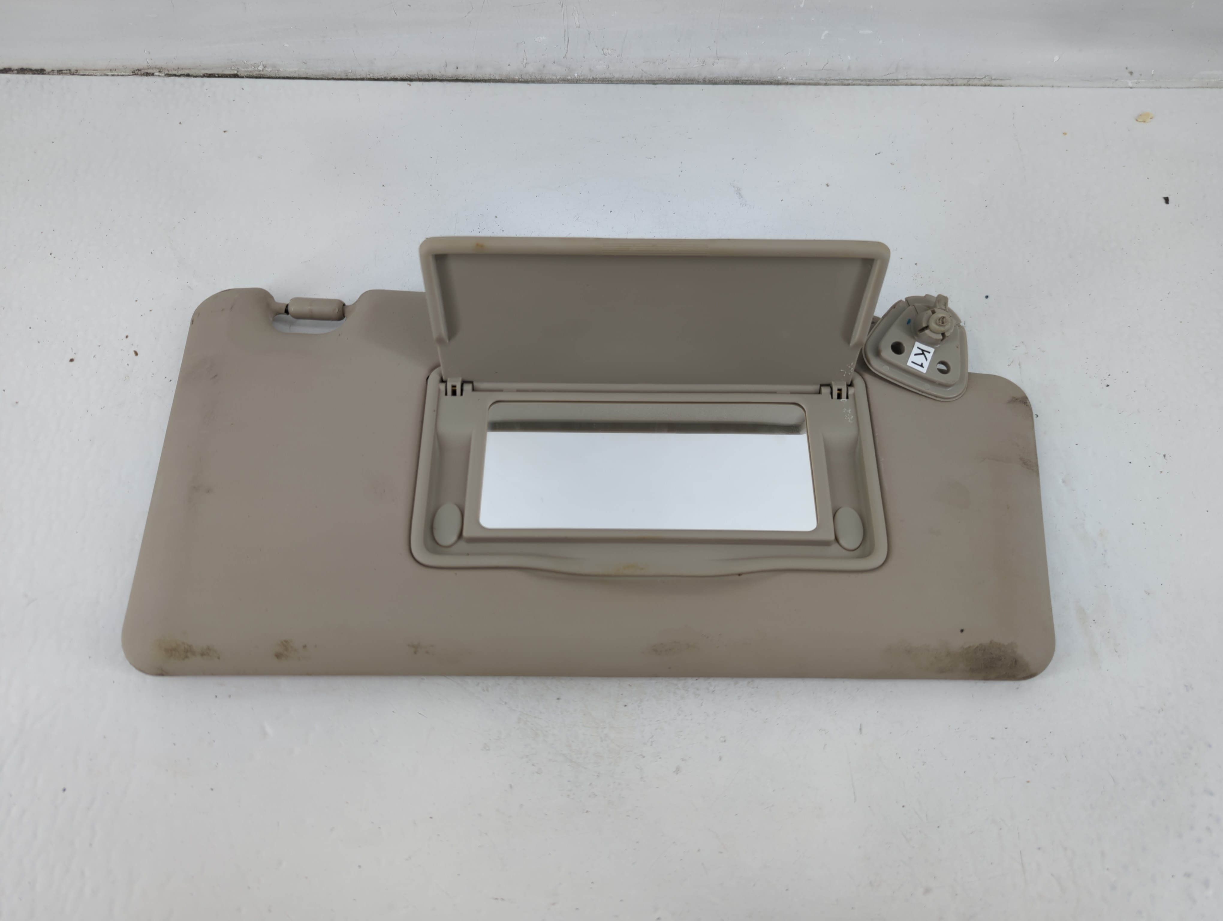 Picture of 2008-2015 Nissan Rogue Passenger Sun Visor Mirror Right Sunvisor Grey 1102973