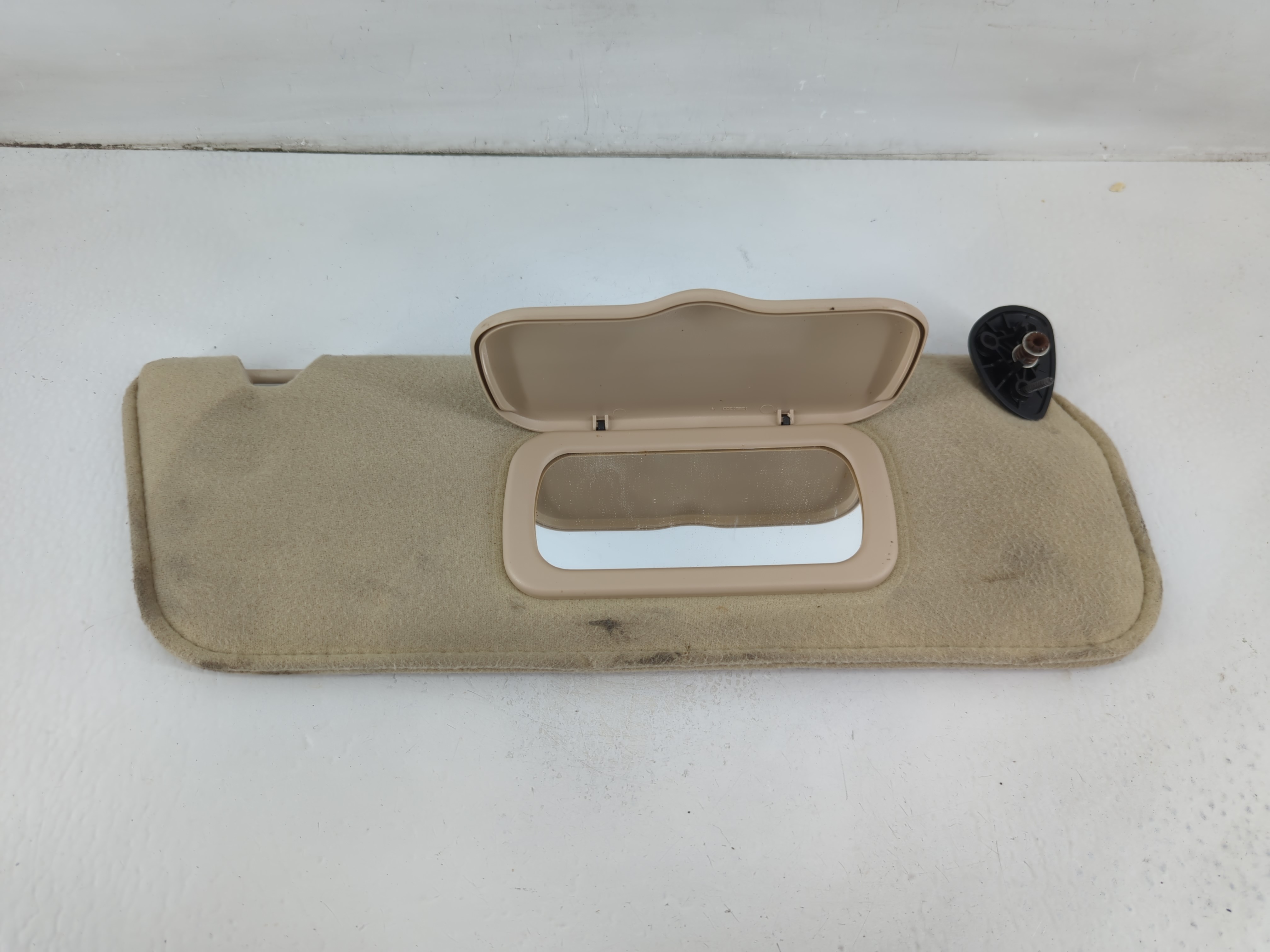 Picture of Ford Explorer Passenger Sun Visor Mirror Right Sunvisor Tan 1102977