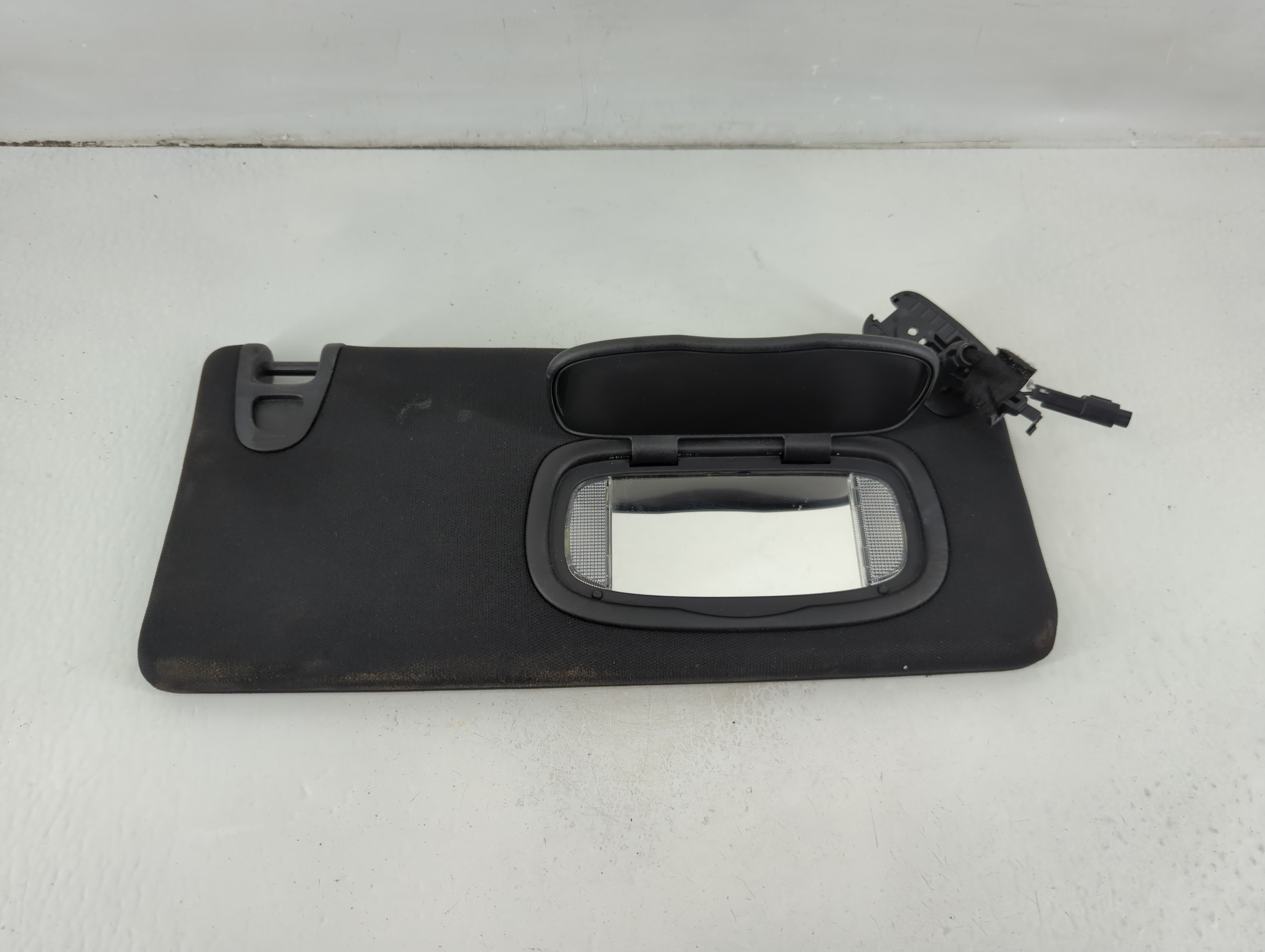 2015-2015 Chrysler 200 Passenger Sun Visor Mirror Right Sunvisor Black 1103004 - Oemusedautoparts1.com