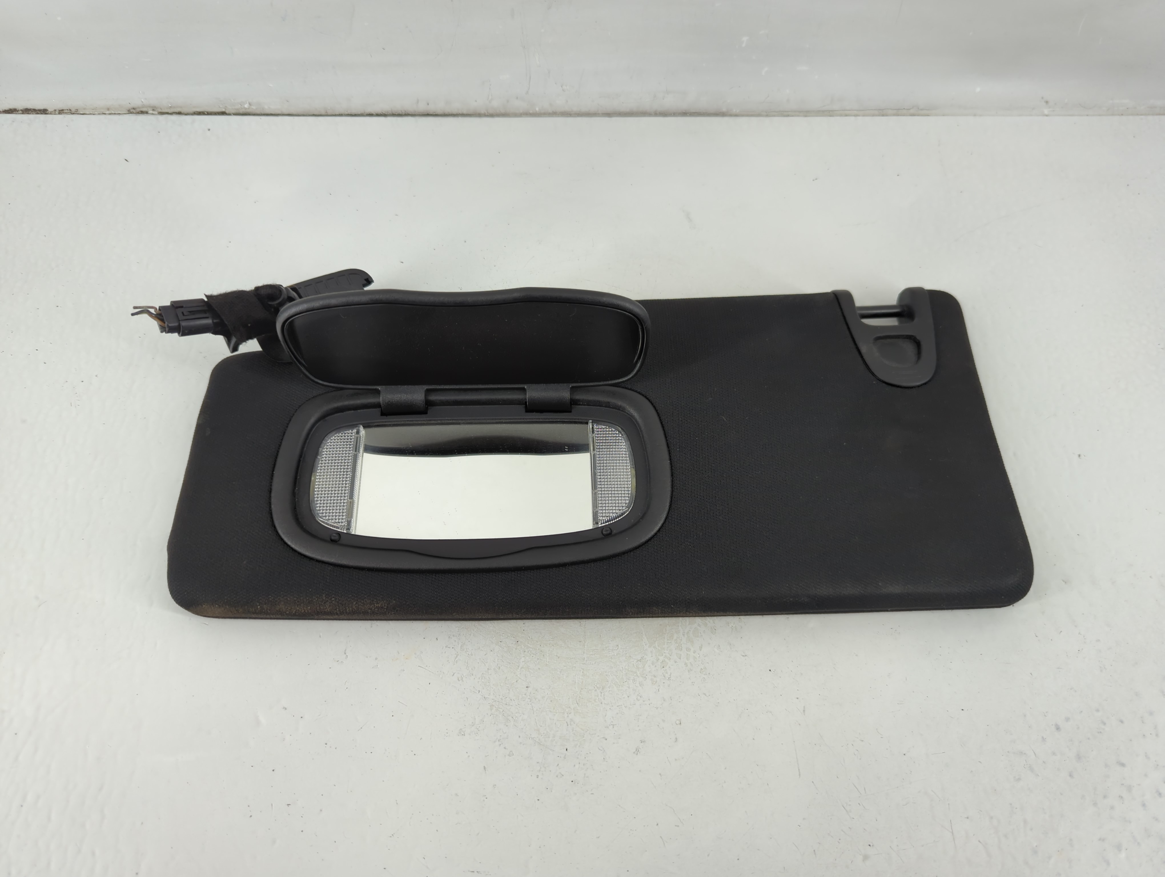2015-2015 Chrysler 200 Driver Sun Visor Mirror Left Sunvisor Black 1103005 - Oemusedautoparts1.com