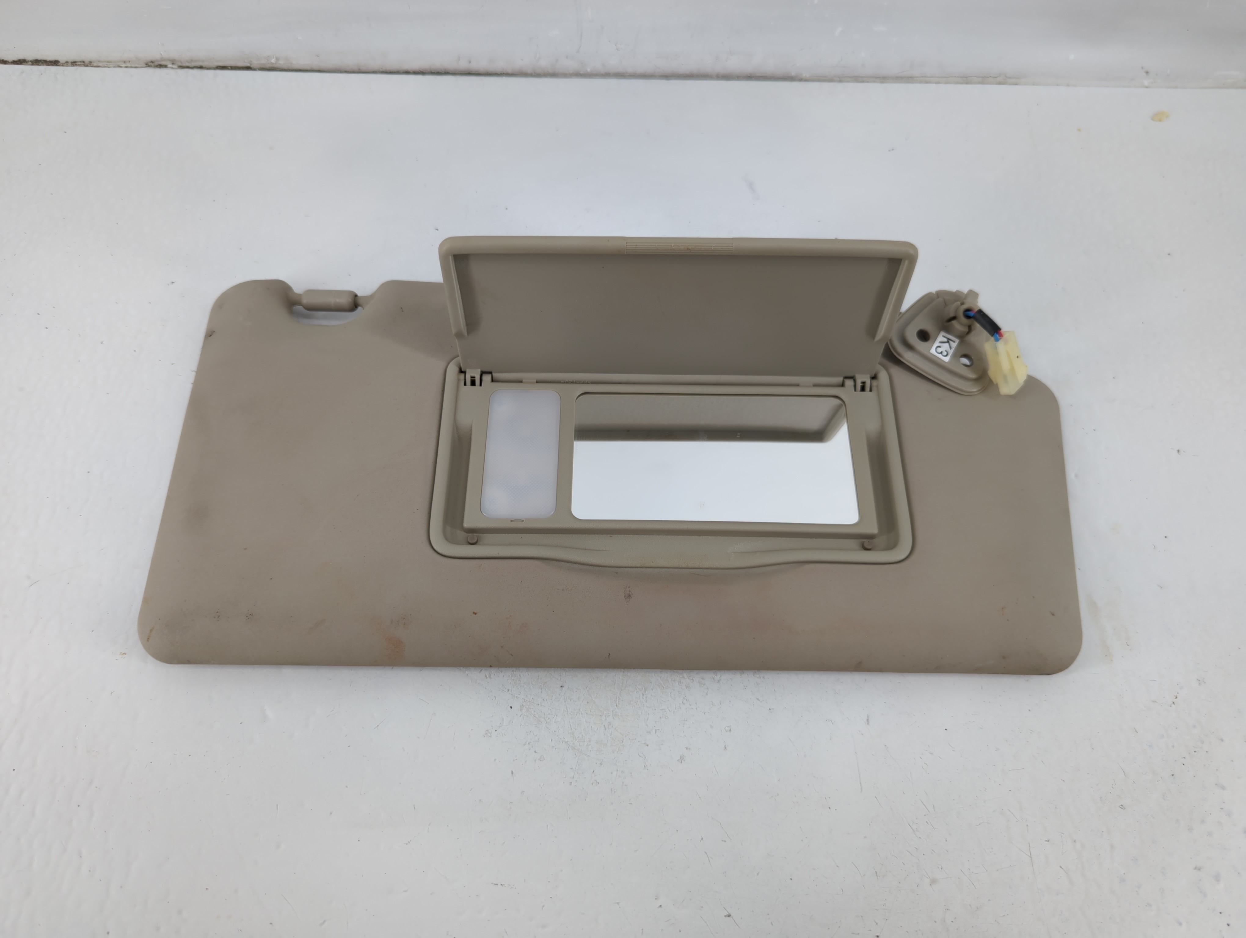 Picture of 2008-2015 Nissan Rogue Passenger Sun Visor Mirror Right Sunvisor 1103017
