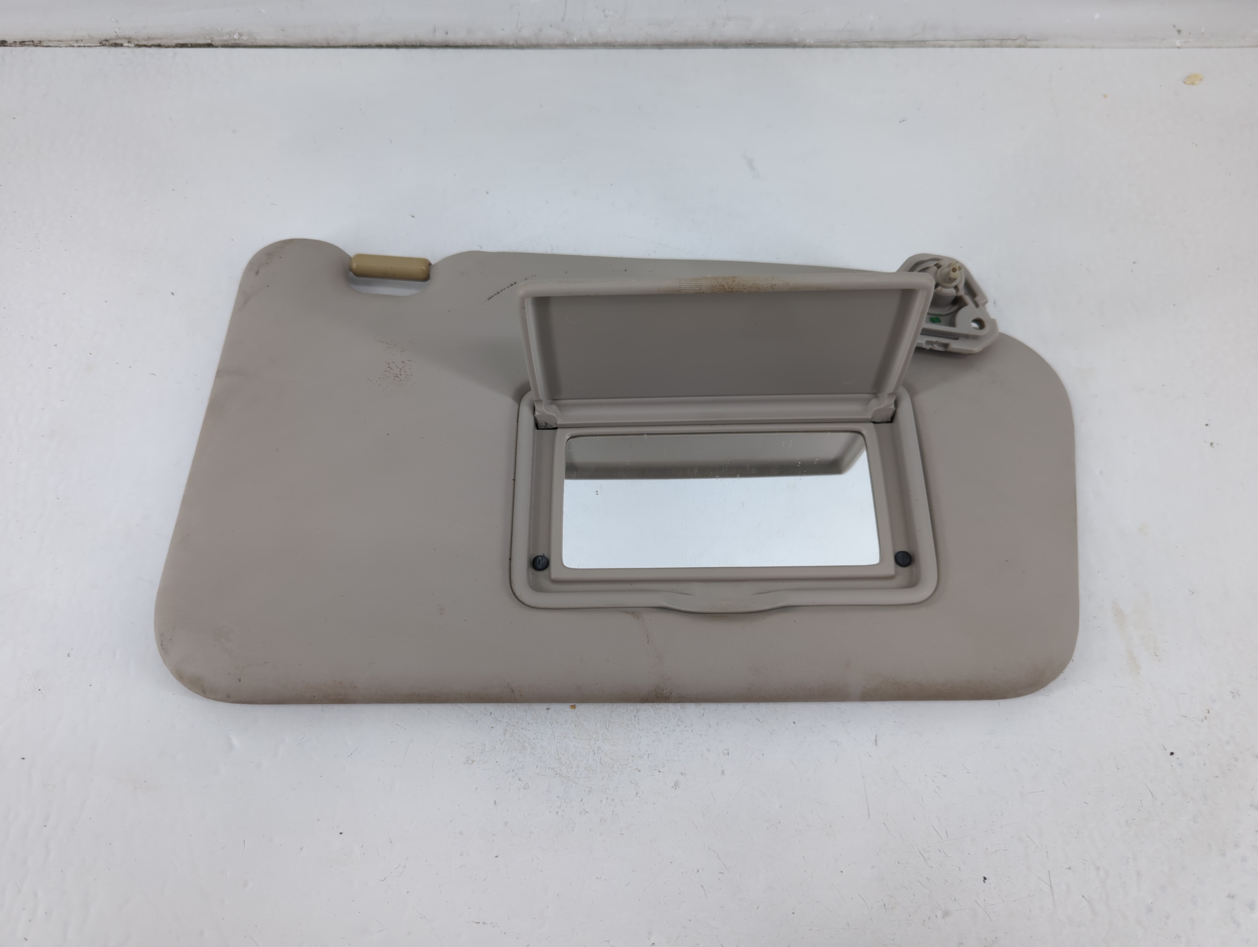 Picture of 2011-2013 Nissan Juke Passenger Sun Visor Mirror Right Sunvisor 1103031