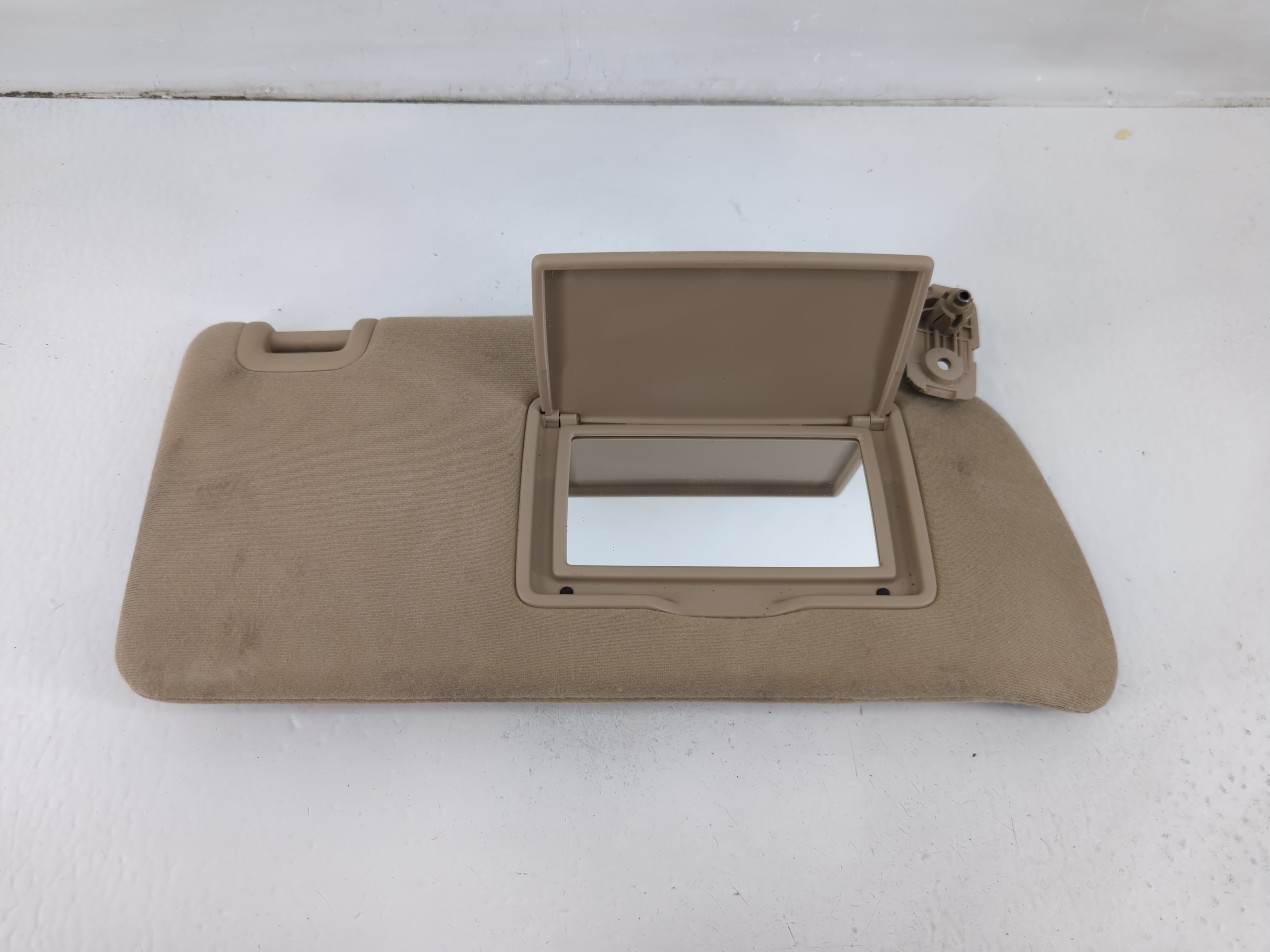Picture of 2013-2021 Nissan Frontier Passenger Sun Visor Mirror Right Sunvisor Tan 1103032