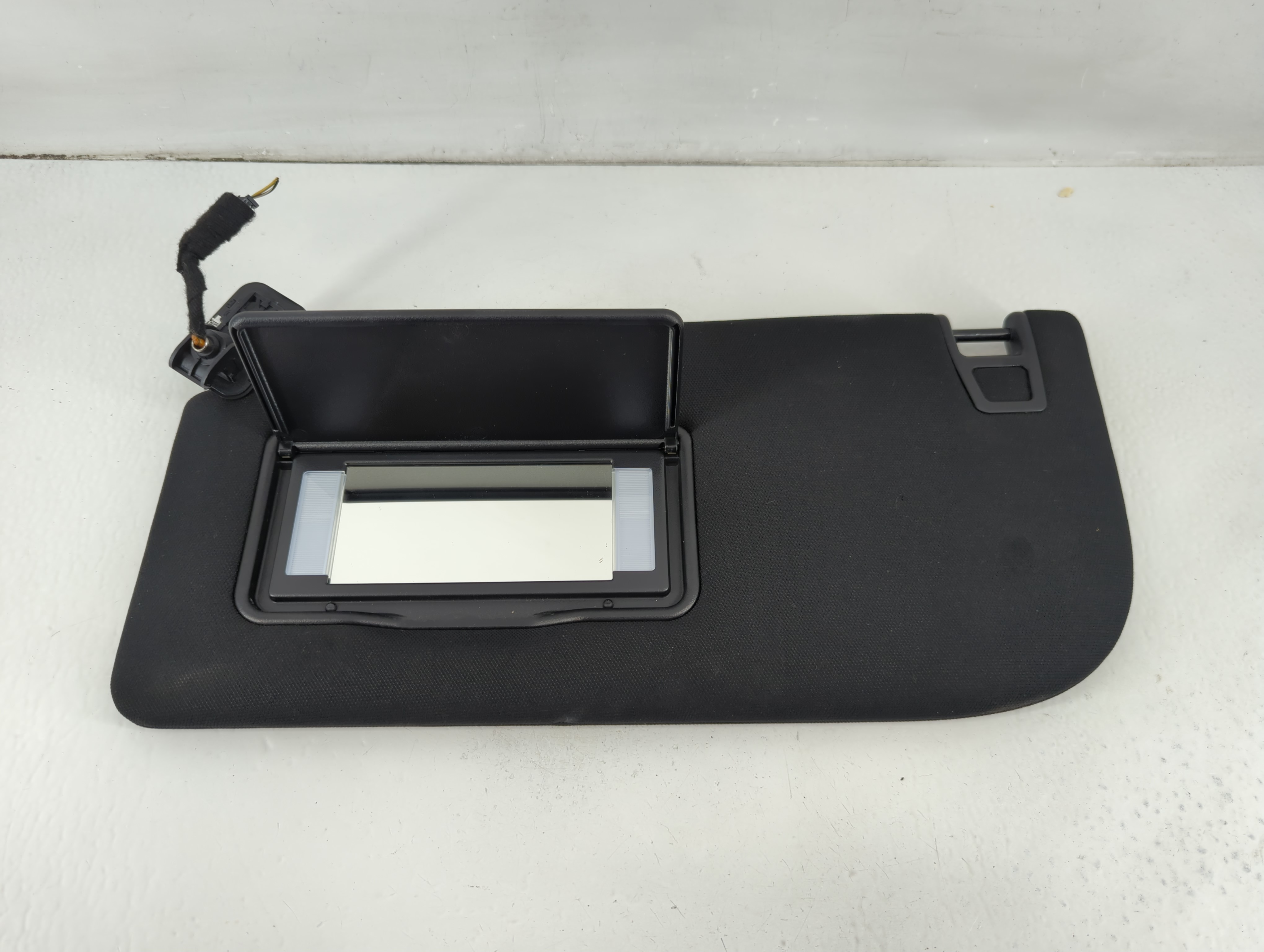 Picture of 2018-2021 Ford Expedition Driver Sun Visor Mirror Left Sunvisor Black 1103033