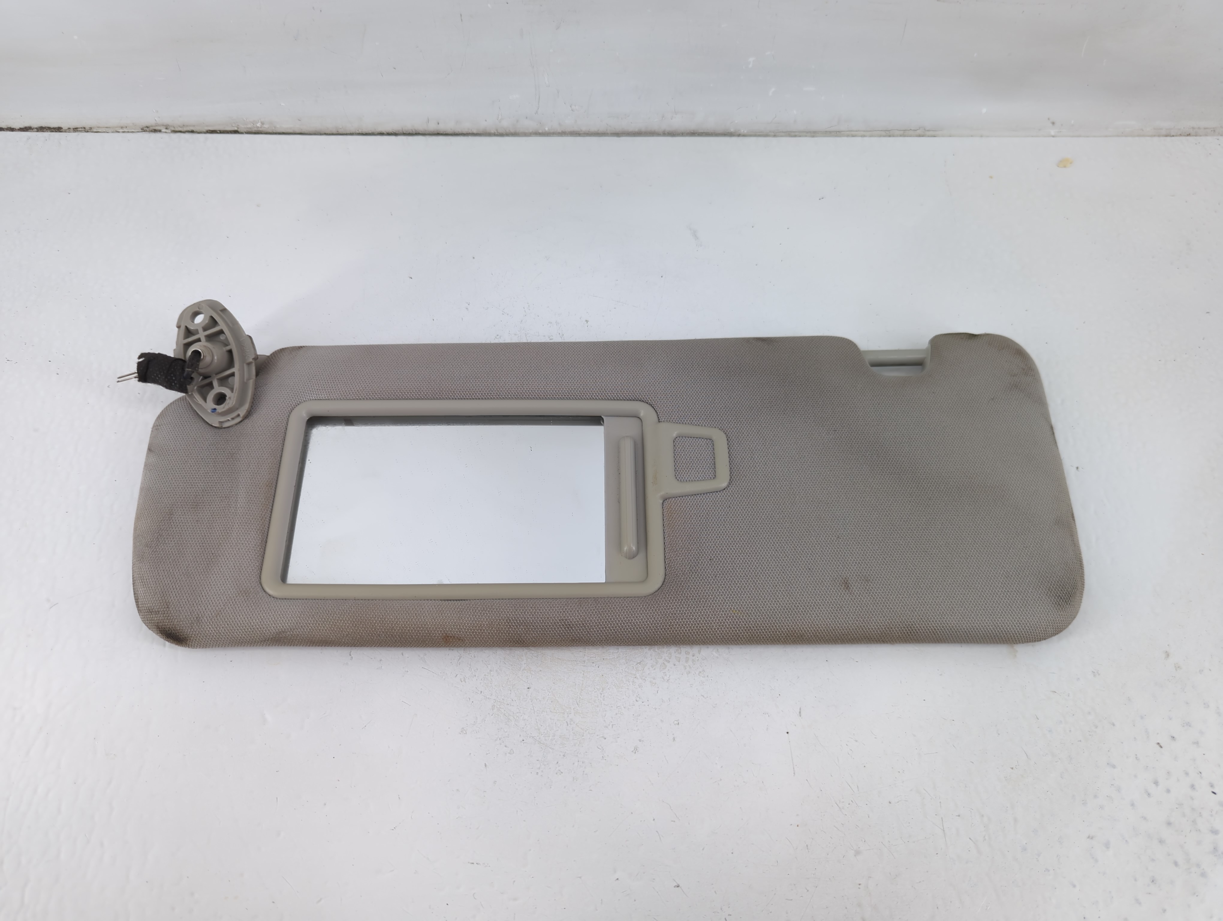 Picture of 2016-2020 Kia Sorento Driver Sun Visor Mirror Left Sunvisor Light Gray 1103035