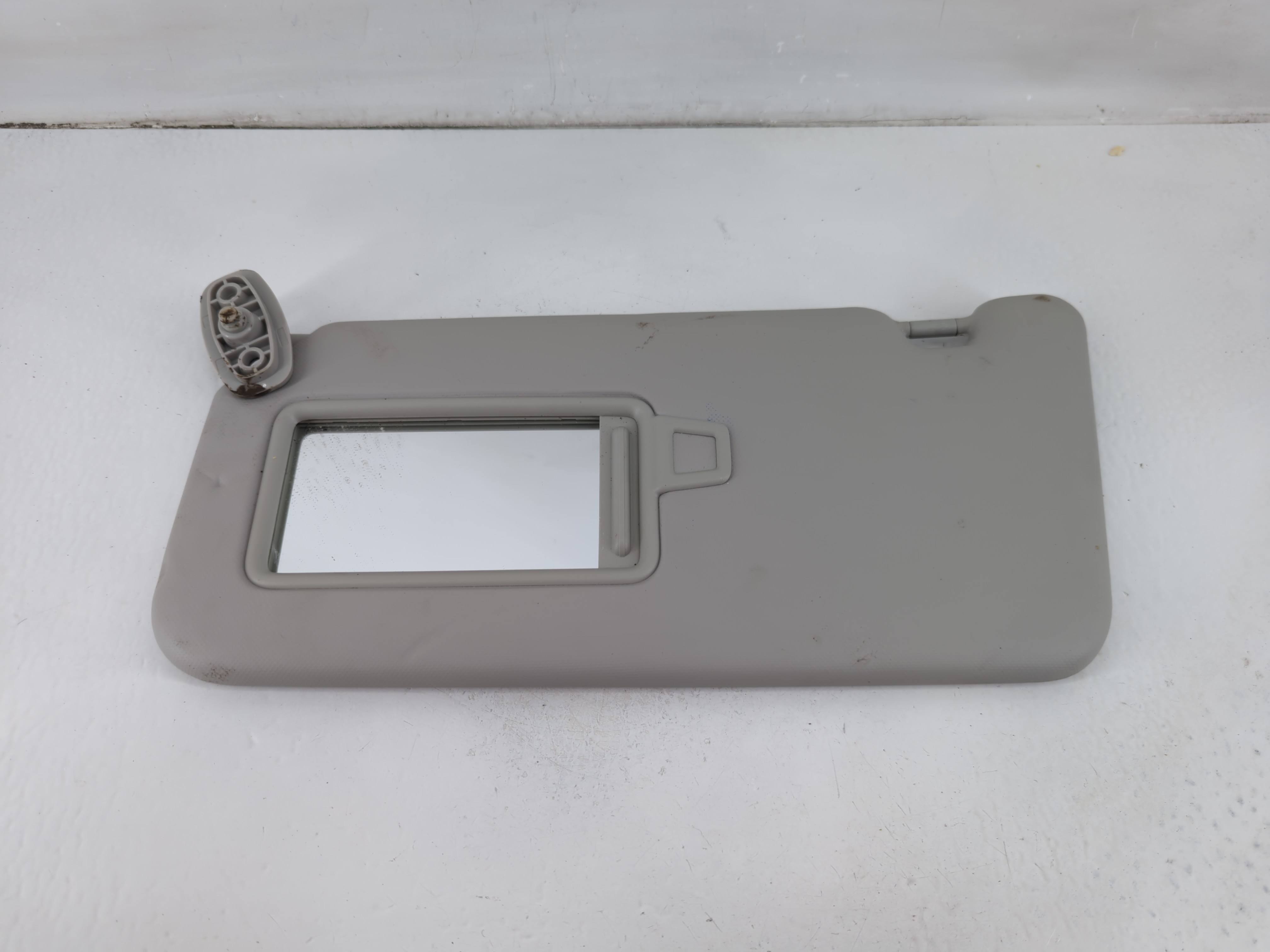 Picture of 2020-2021 Kia Soul Passenger Sun Visor Mirror Right Sunvisor Pale Grey 1103056