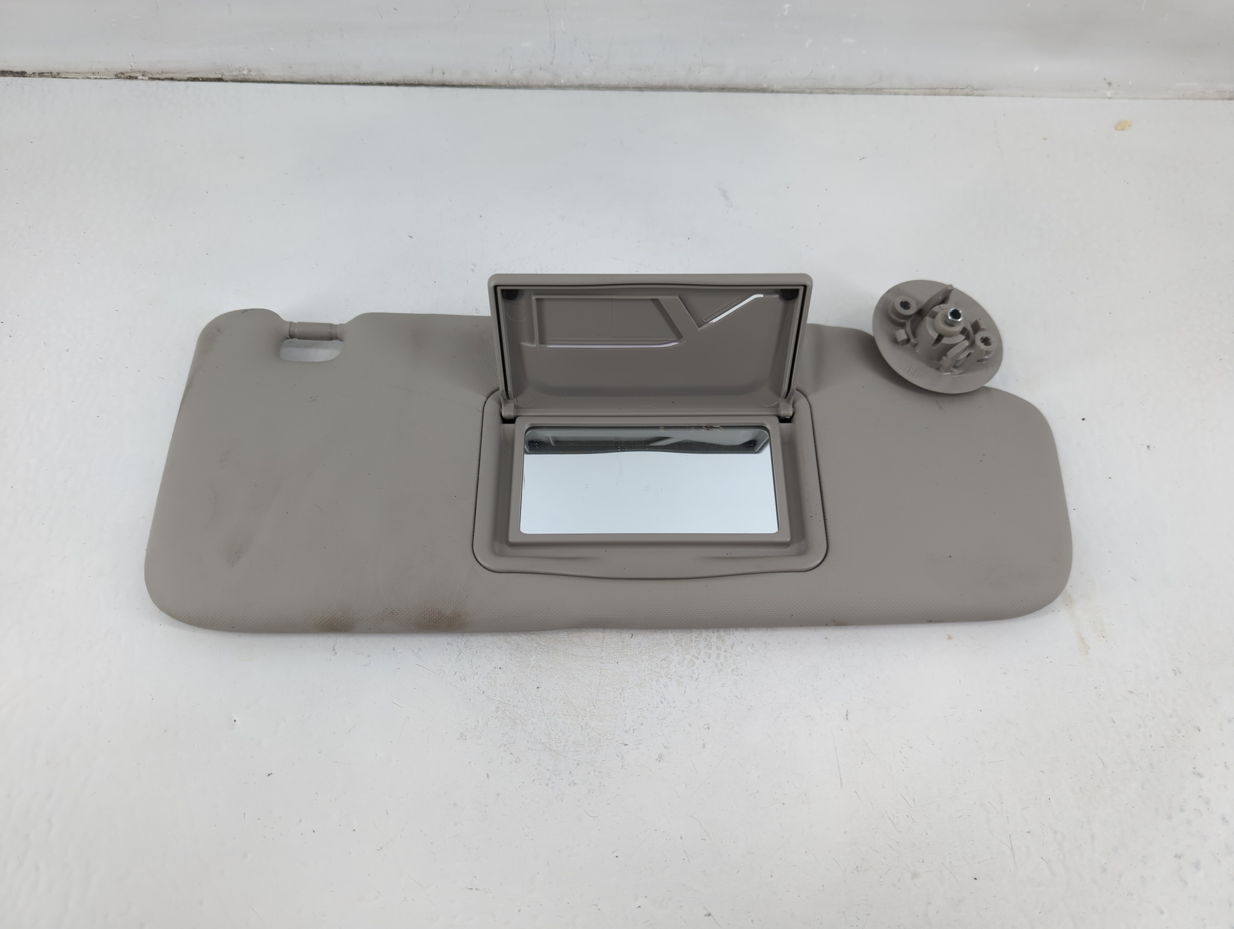 Picture of 2012-2019 Chevrolet Sonic Passenger Sun Visor Mirror Right Sunvisor 1103061
