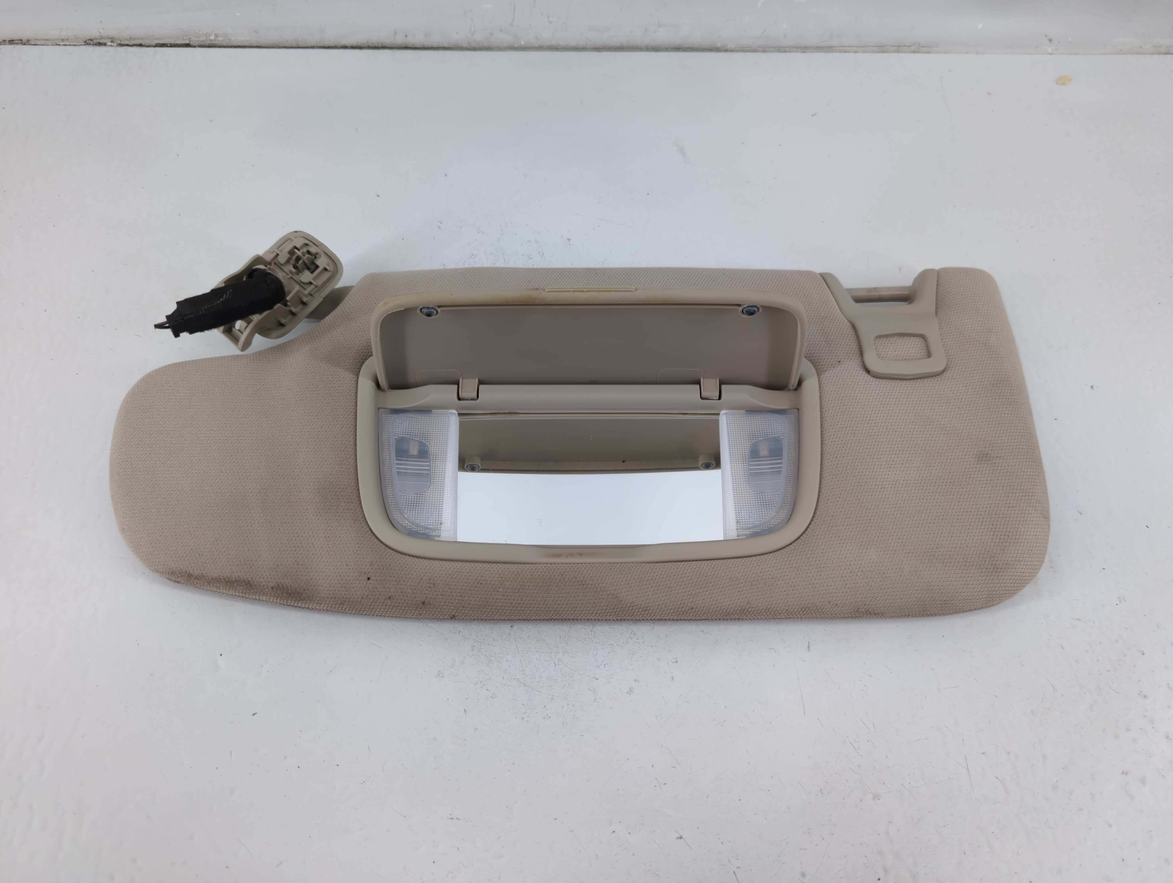 Picture of 2019-2020 Ford Fusion Driver Sun Visor Mirror Left Sunvisor Light Tan 1103064