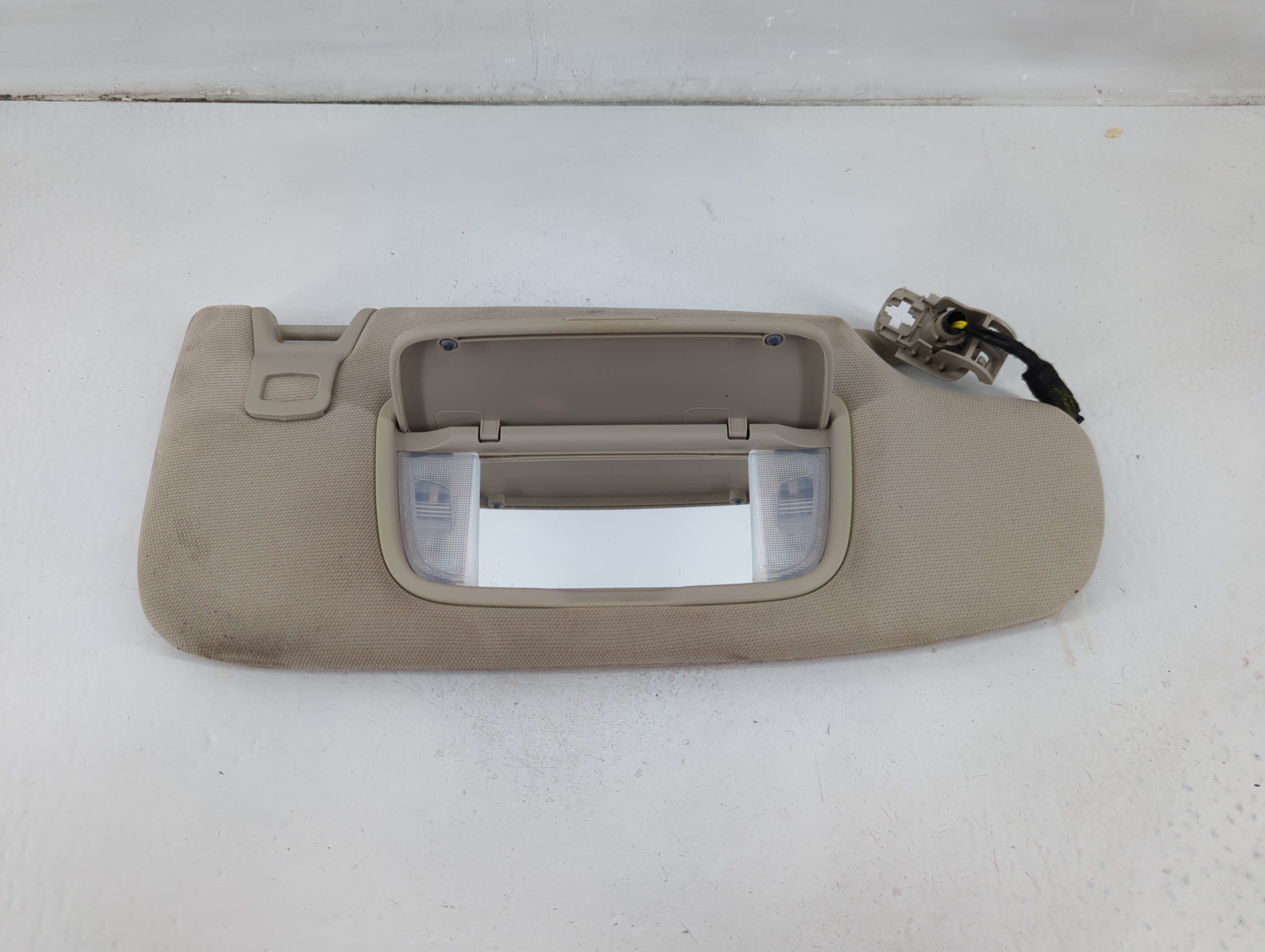 Picture of 2017-2020 Ford Fusion Passenger Sun Visor Mirror Right Sunvisor Grey 1103065