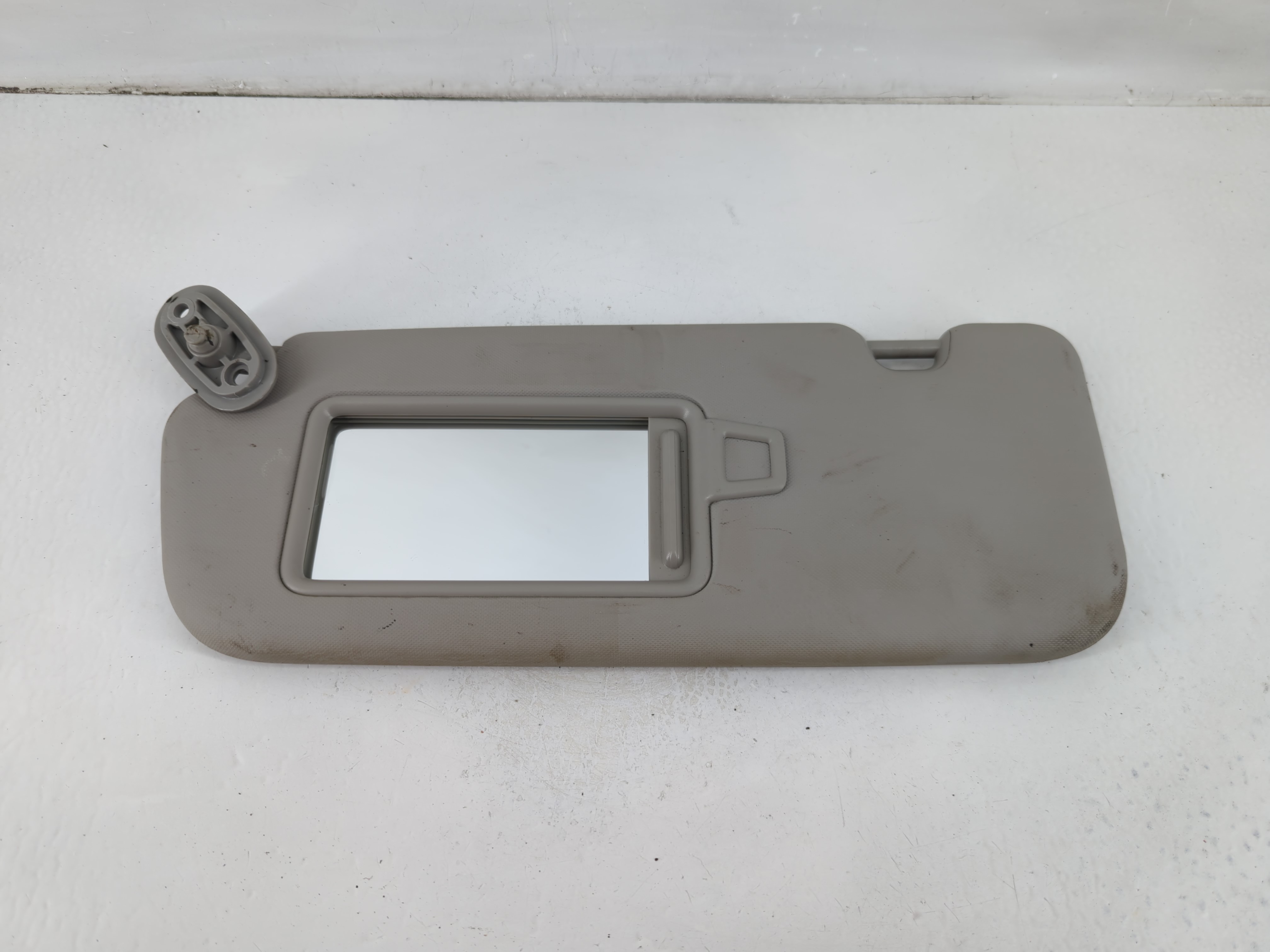 2017-2018 Kia Forte Driver Sun Visor Mirror Left Sunvisor Grey 1103069 - Oemusedautoparts1.com
