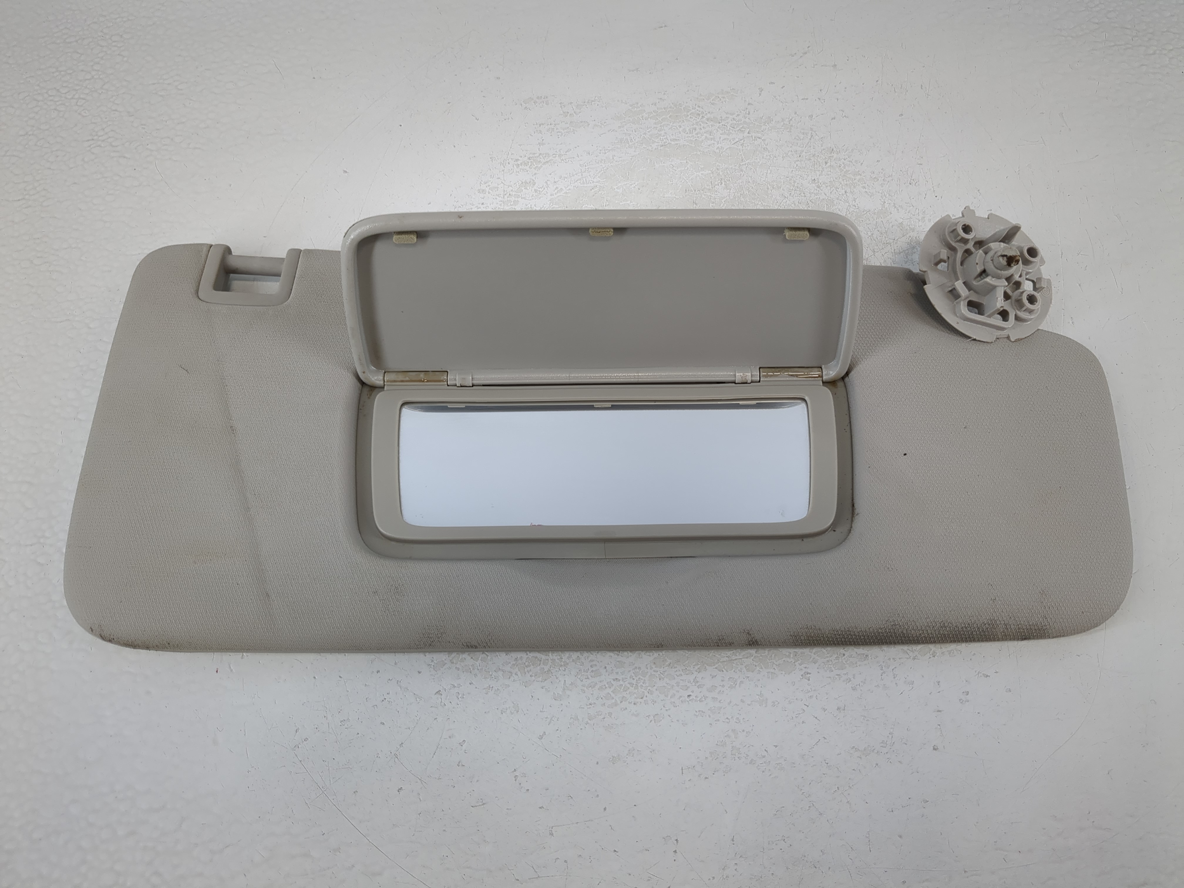 Picture of 2021 Chevrolet Trailblazer Passenger Sun Visor Mirror Right Sunvisor 1103088