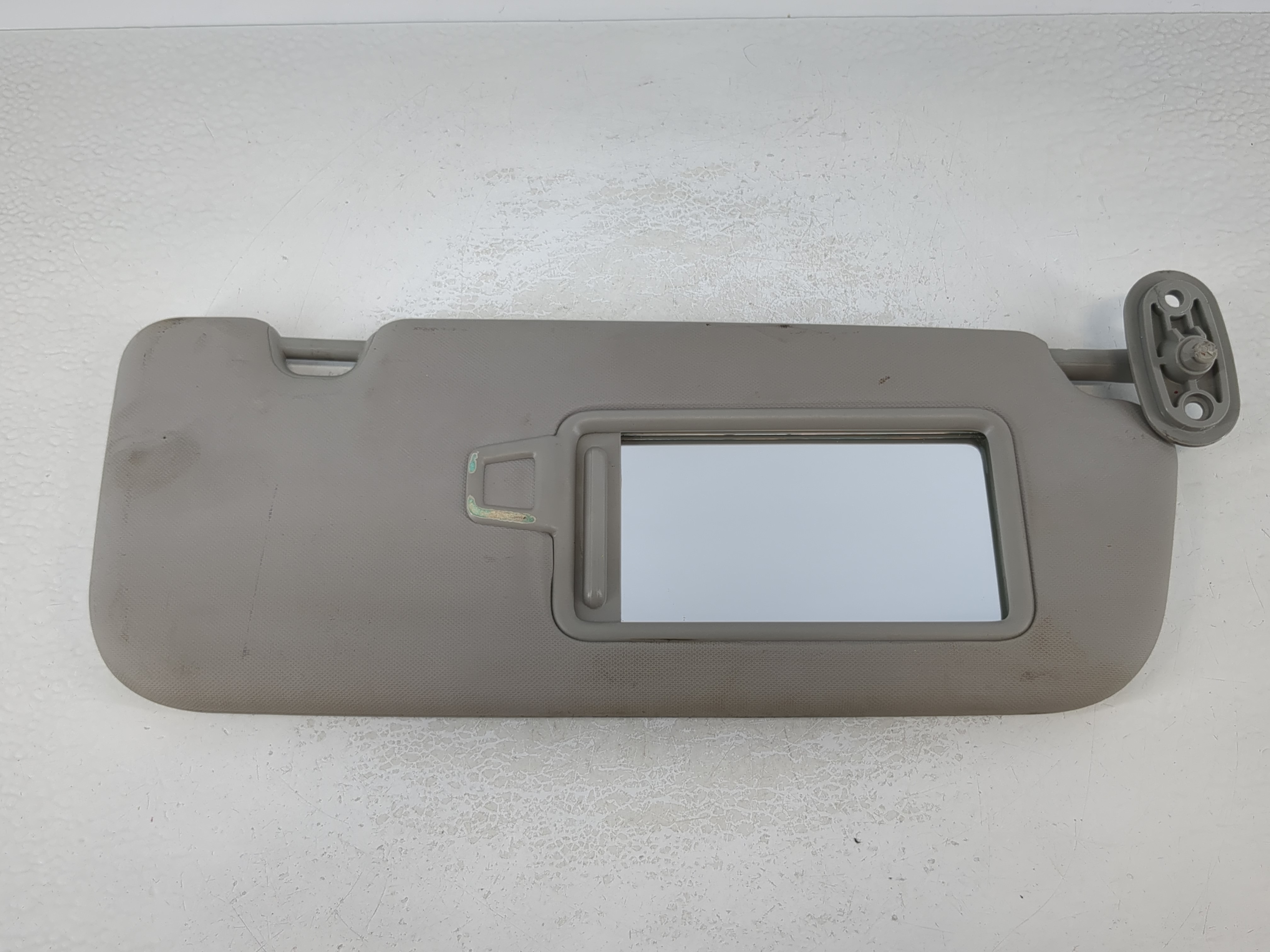 2017-2018 Kia Forte Passenger Sun Visor Mirror Right Sunvisor Grey 1103092 - Oemusedautoparts1.com