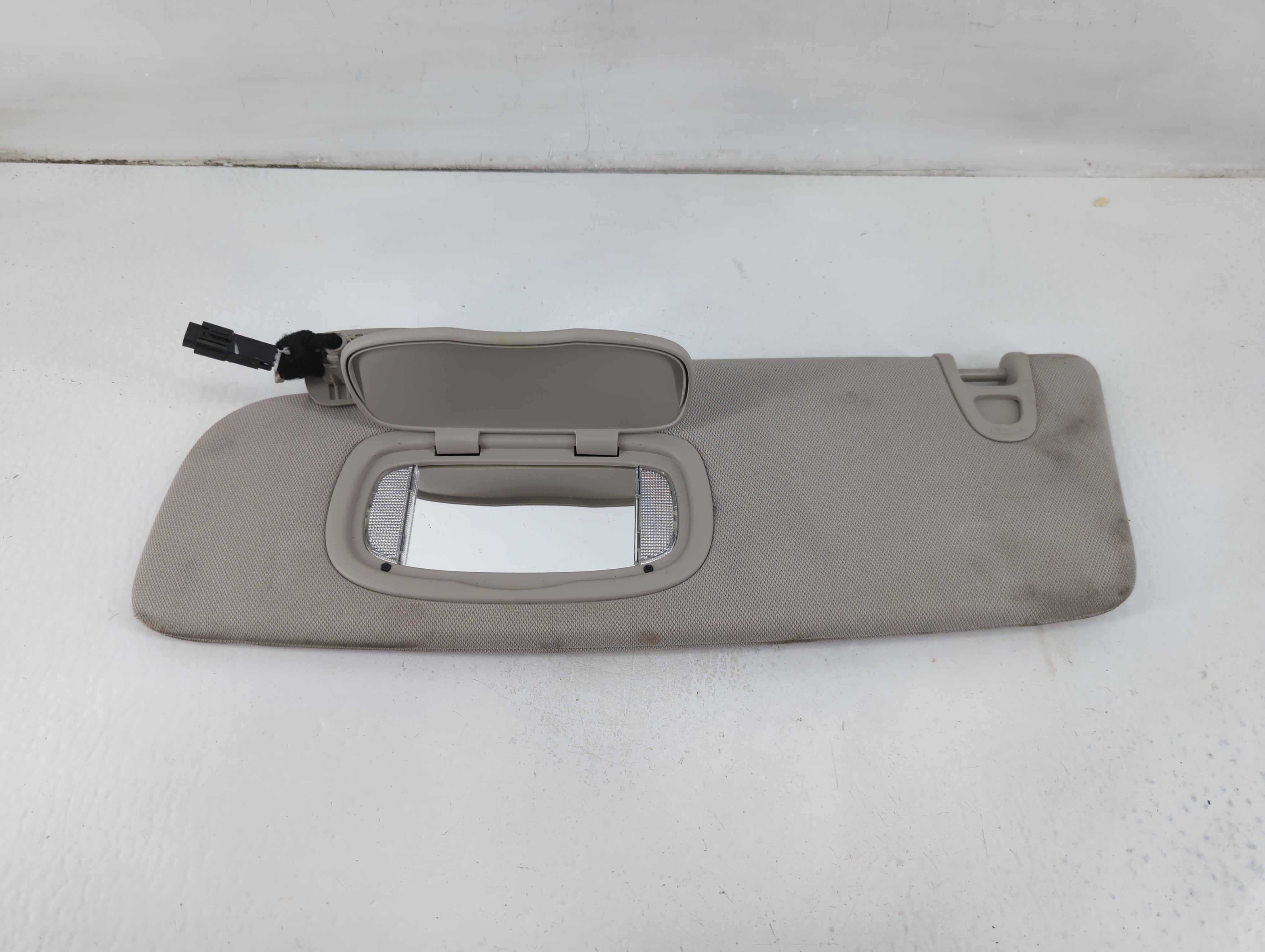 Picture of 2021-2022 Chrysler Pacifica Driver Sun Visor Mirror Left Sunvisor 1103099