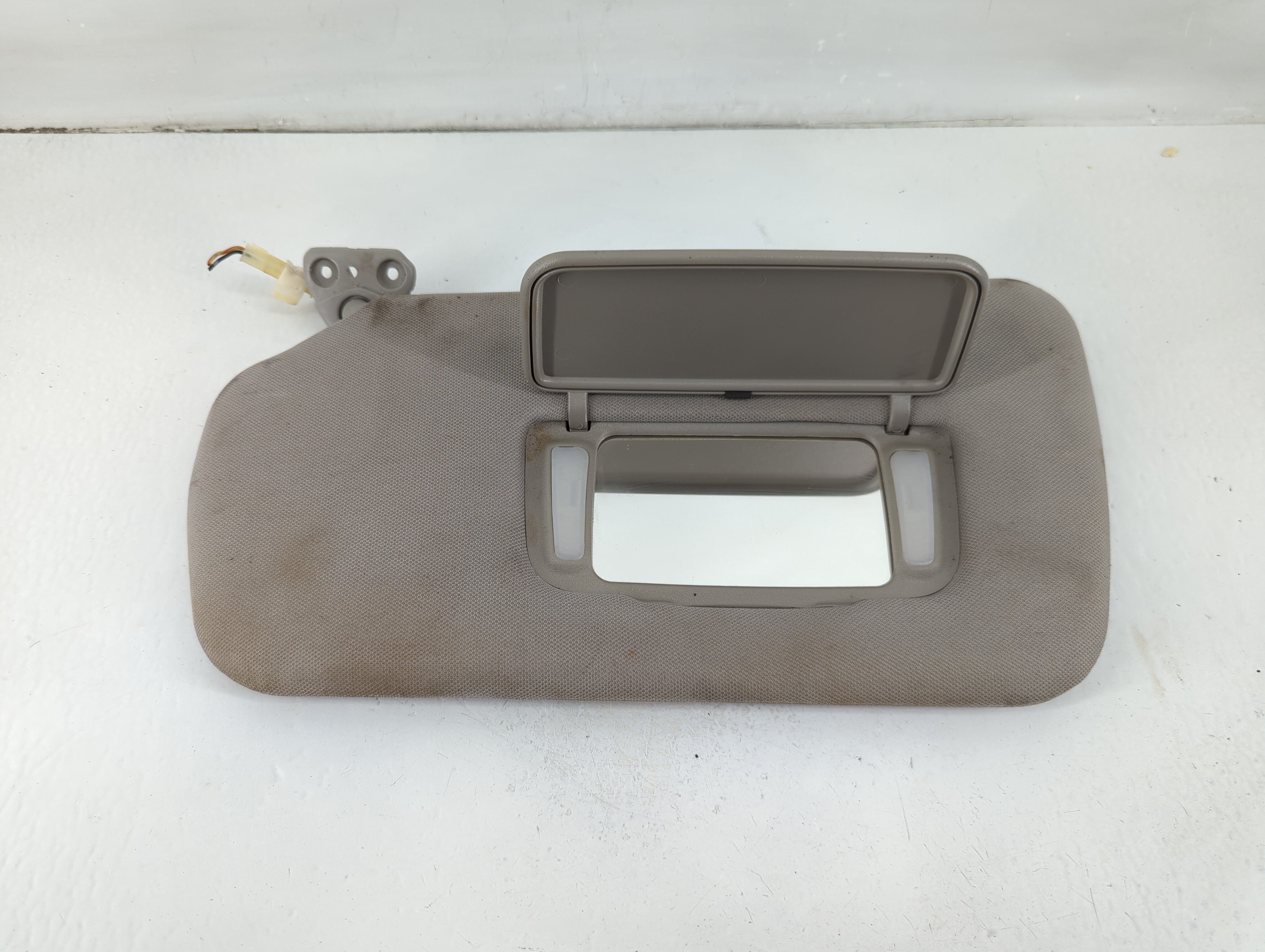 Picture of 2005-2006 Nissan Altima Driver Sun Visor Mirror Left Sunvisor Grey 1103101