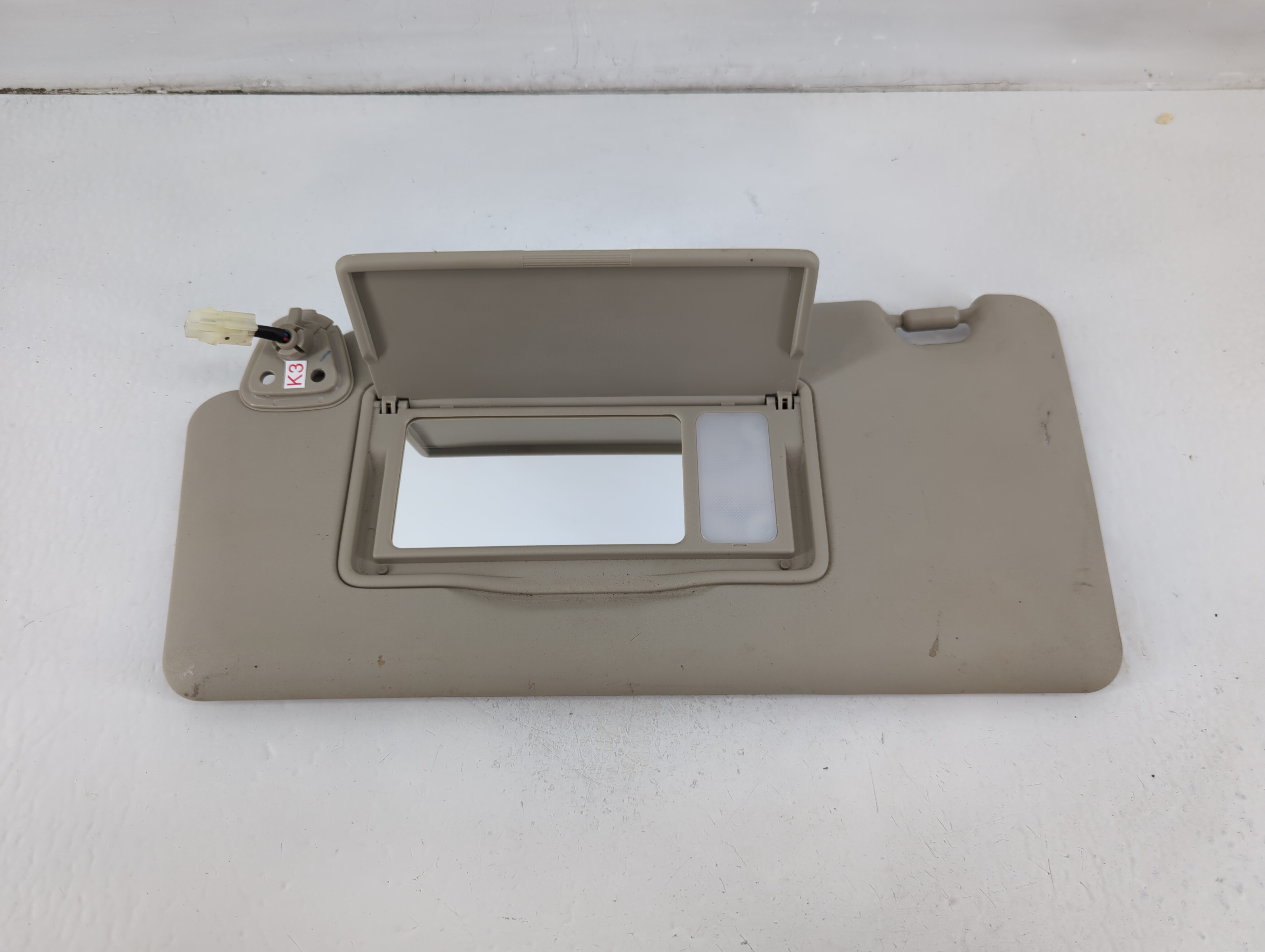 Picture of 2011-2015 Nissan Rogue Driver Sun Visor Mirror Left Sunvisor Grey 1103102