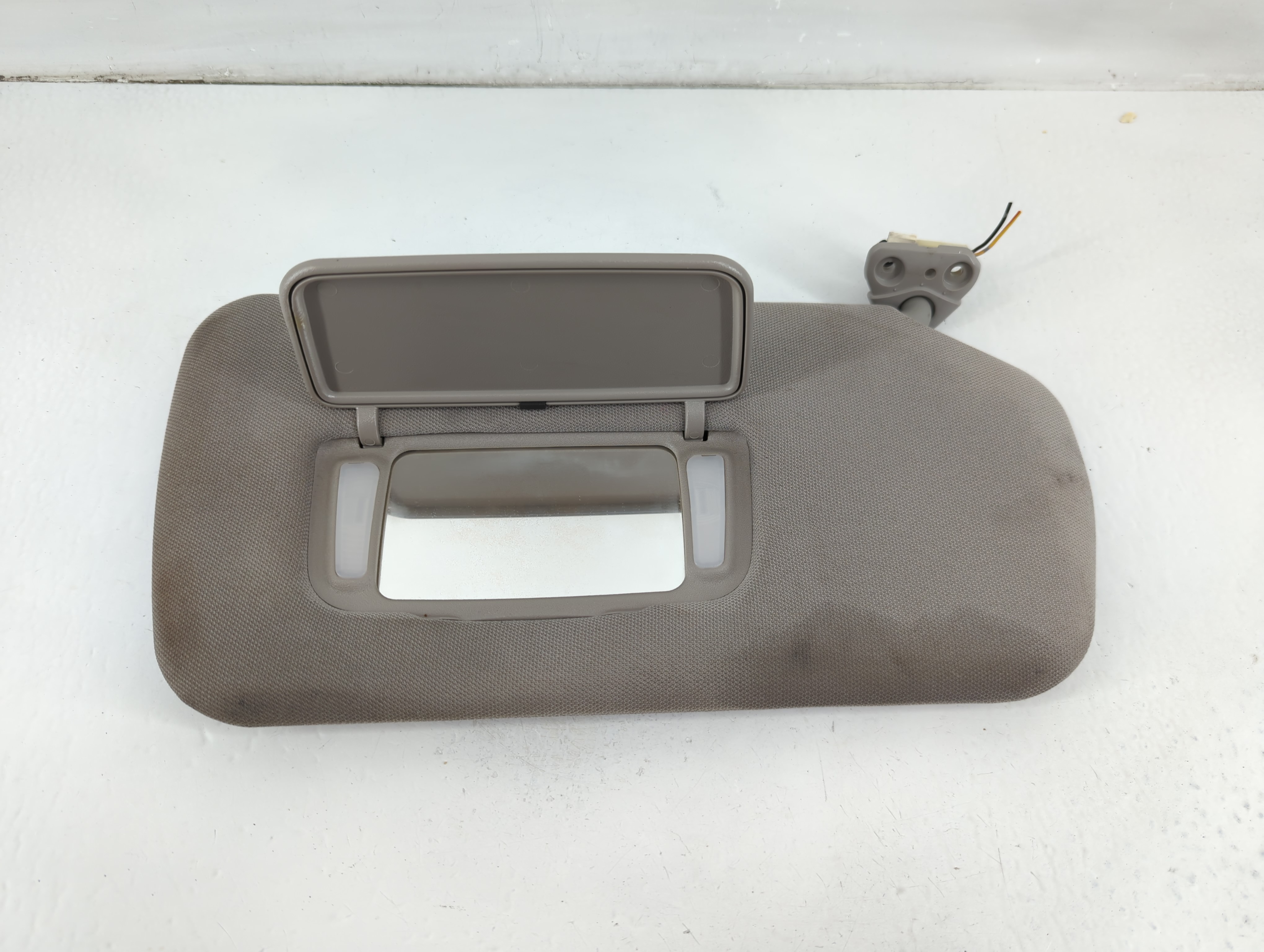 Picture of 2005-2006 Nissan Altima Passenger Sun Visor Mirror Right Sunvisor Grey 1103182
