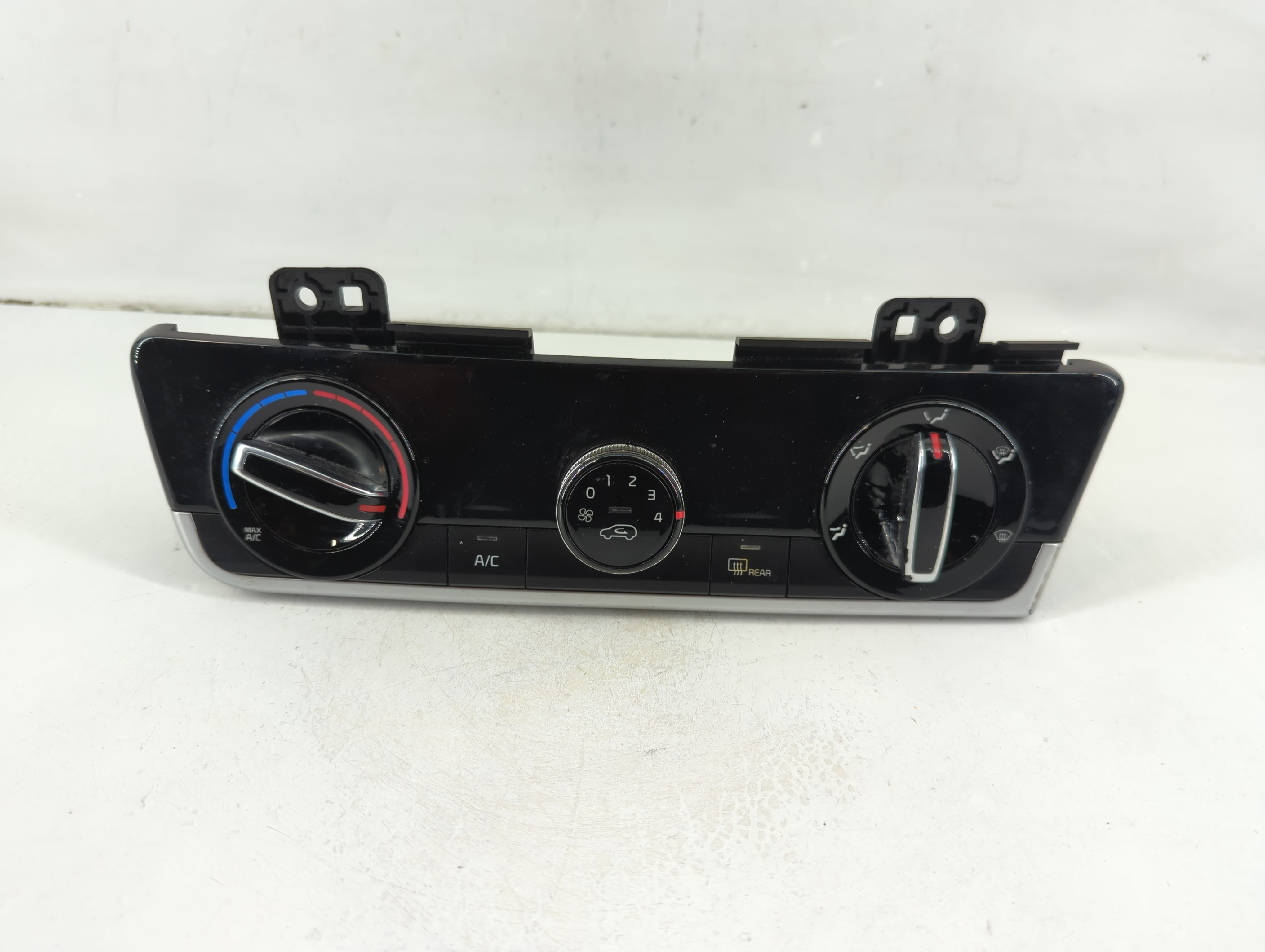 Picture of 2021-2022 Kia Seltos Ac Heater Climate Control 97250-q5070|97250-q5290 1103225