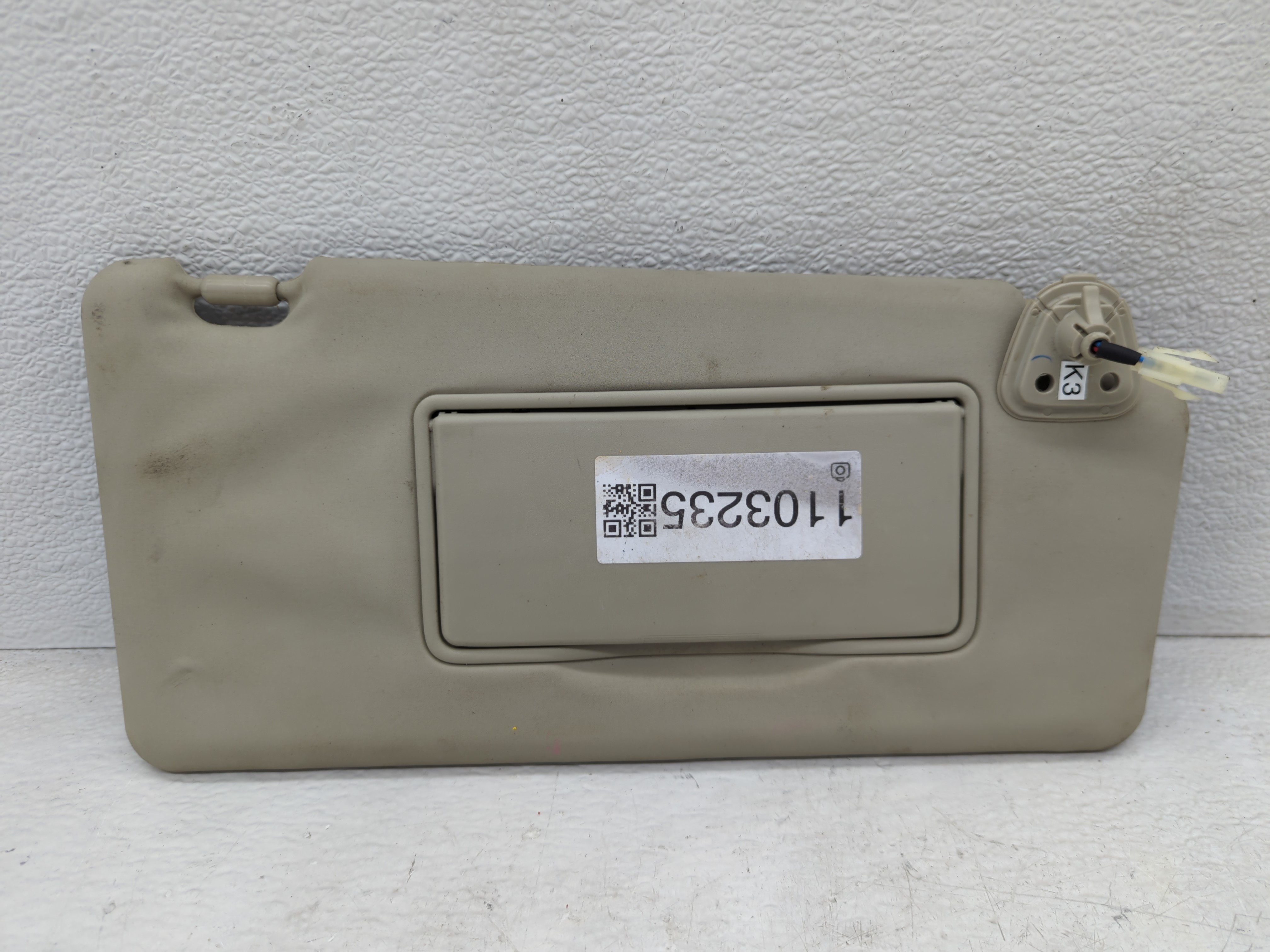 Picture of 2008-2015 Nissan Rogue Passenger Sun Visor Mirror Right Sunvisor 1103235