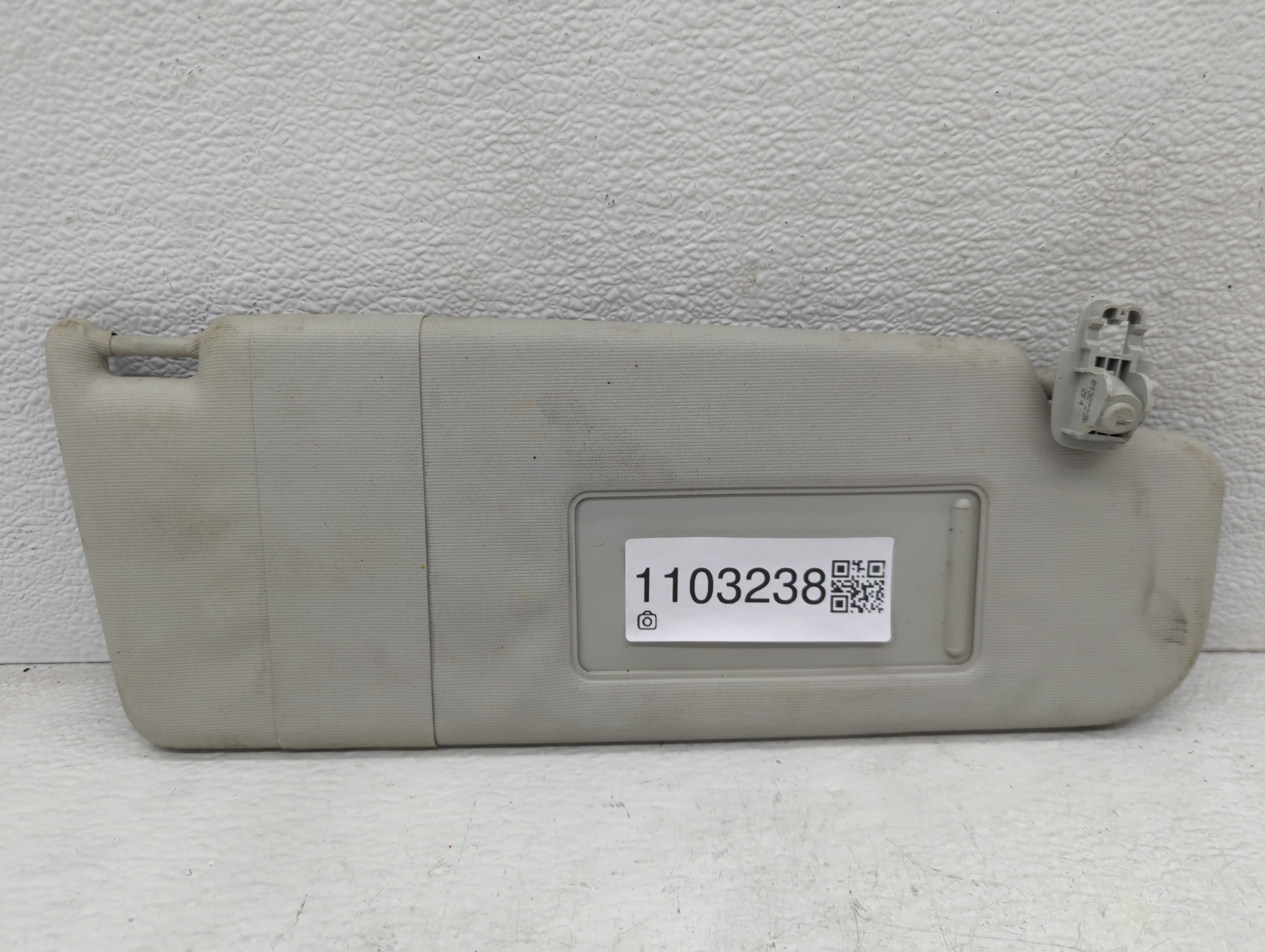 Picture of 2011-2018 Volkswagen Jetta Passenger Sun Visor Mirror Right Sunvisor 1103238