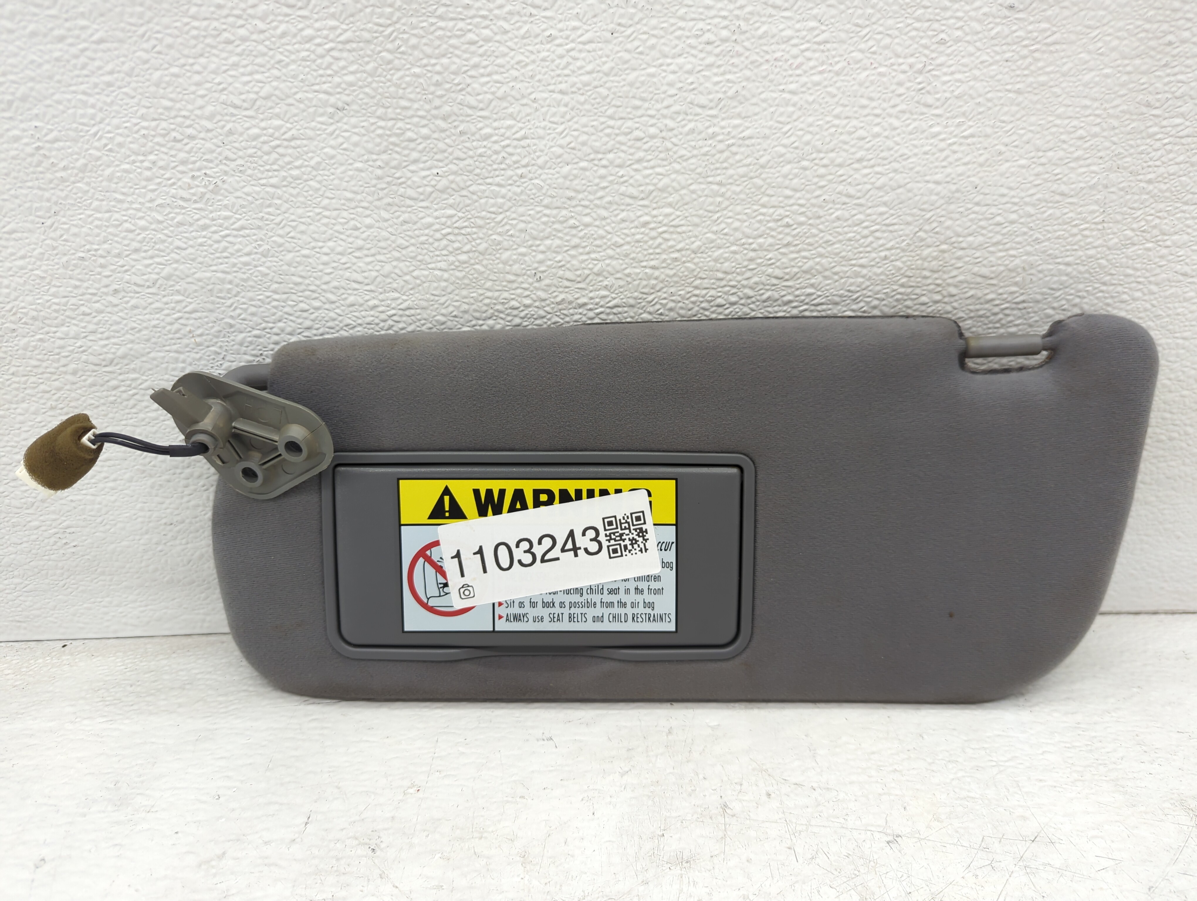 Picture of 2002-2005 Hyundai Sonata Driver Sun Visor Mirror Left Sunvisor Dark Gray 1103243