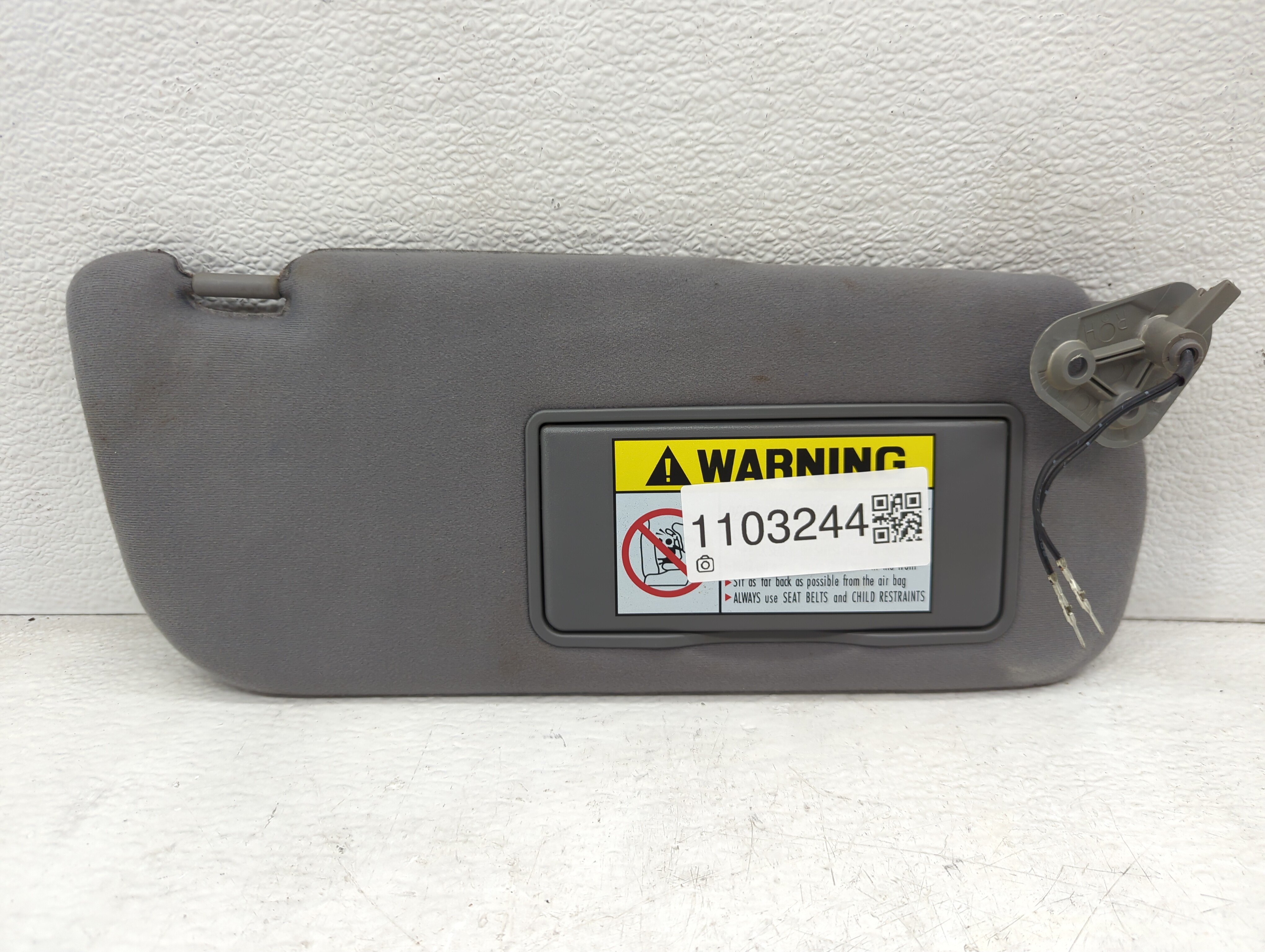 Picture of 2002-2005 Hyundai Sonata Passenger Sun Visor Mirror Right Sunvisor 1103244