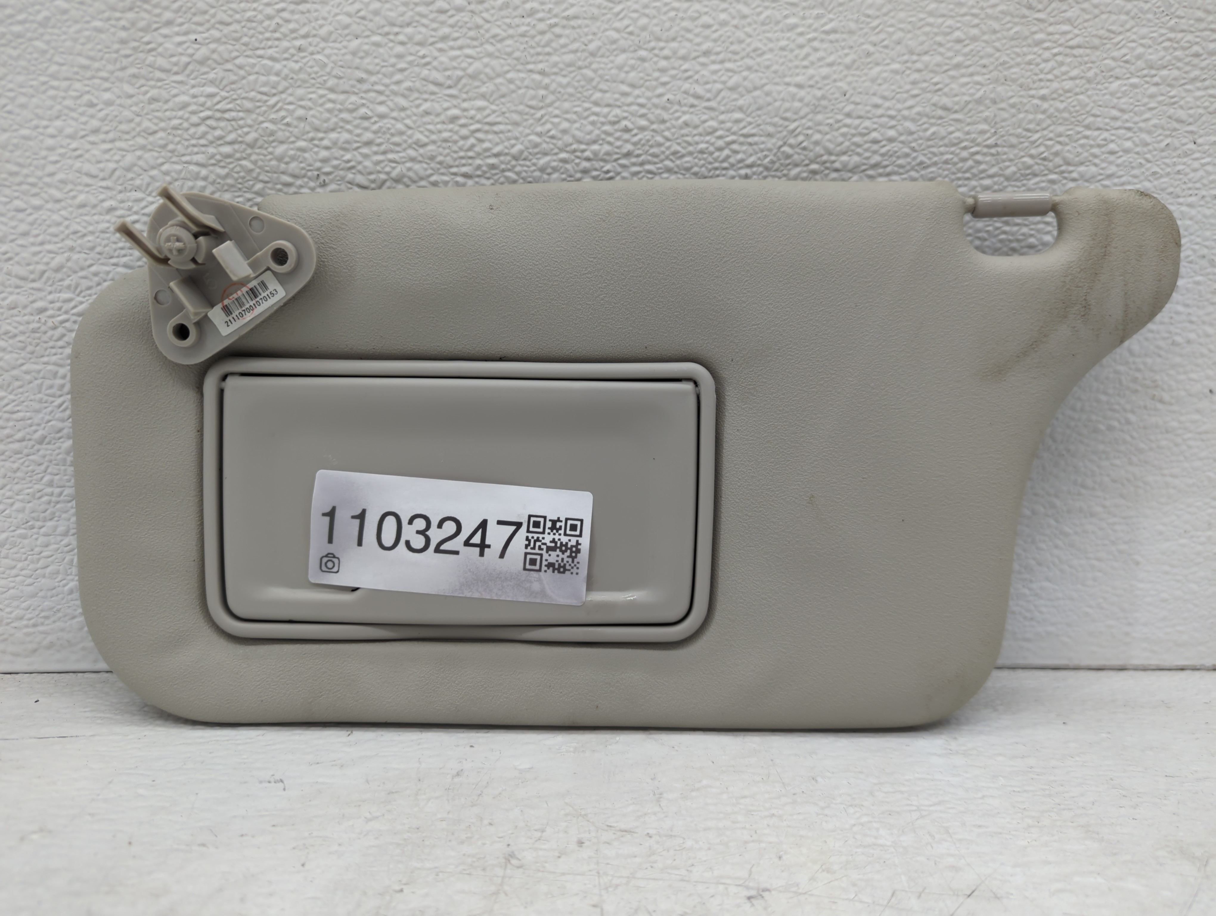 2022 Mitsubishi Mirage Driver Sun Visor Mirror Left Sunvisor Light Gray 1103247 - Oemusedautoparts1.com