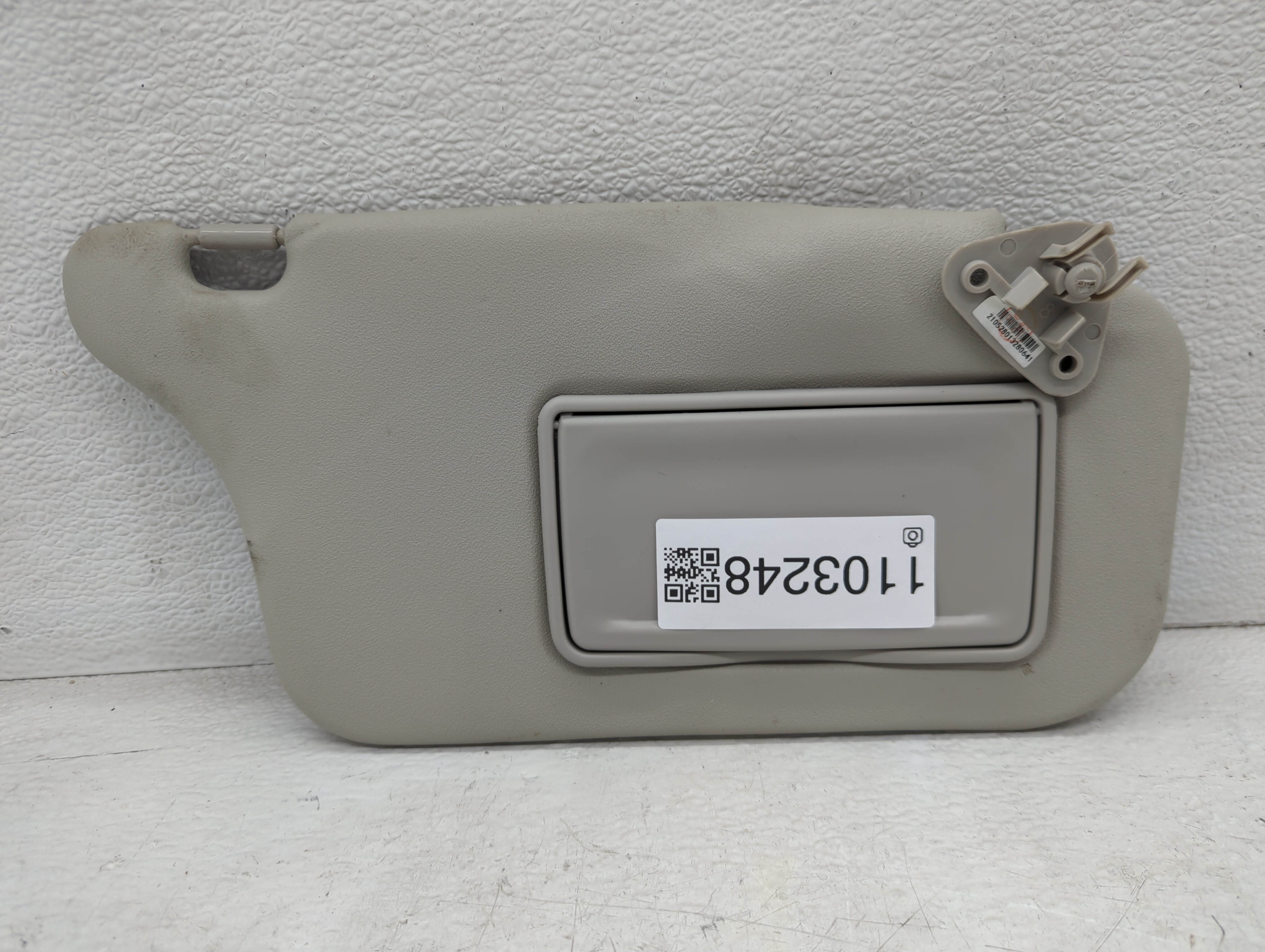 2022 Mitsubishi Mirage Passenger Sun Visor Mirror Right Sunvisor 1103248 - Oemusedautoparts1.com